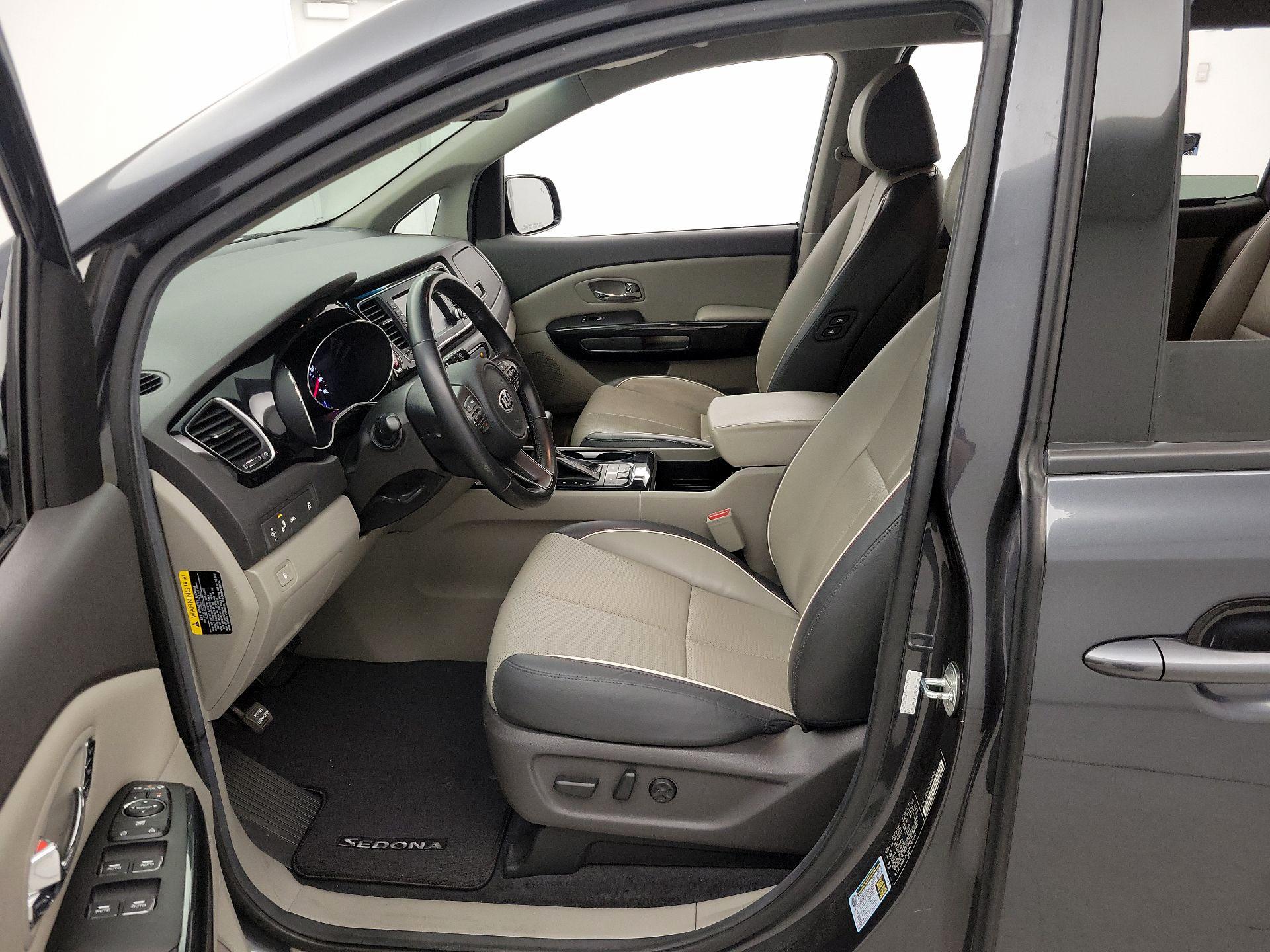 Thumbnail: 2017 Kia Sedona - 11