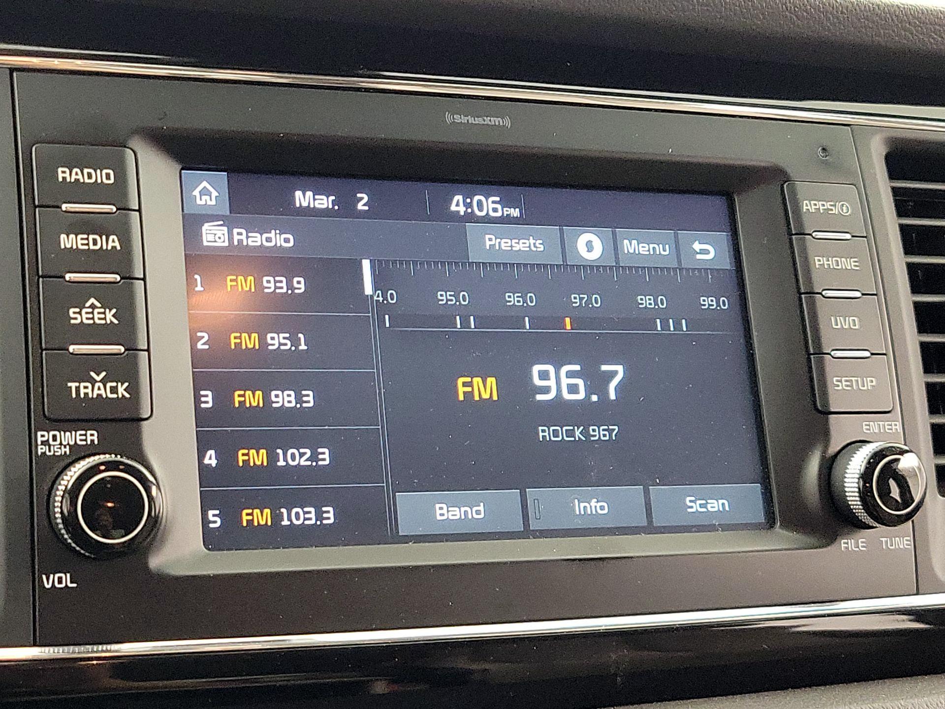 Thumbnail: 2017 Kia Sedona - 15