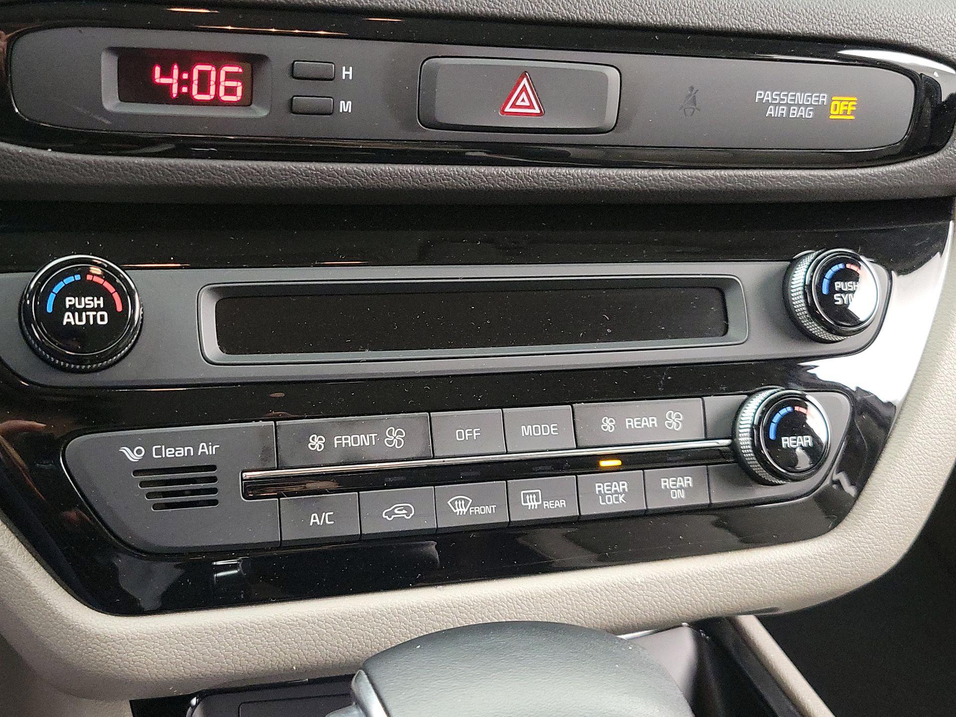 Thumbnail: 2017 Kia Sedona - 16