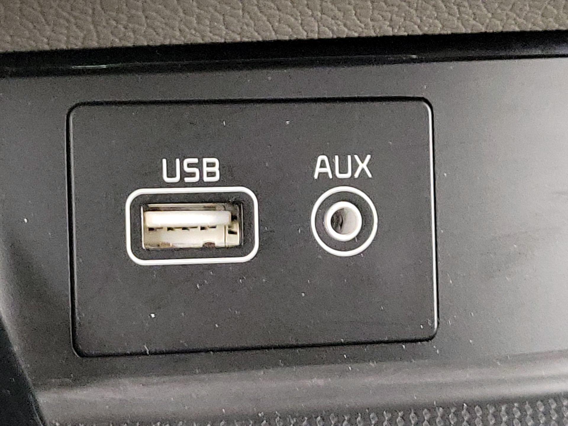 Thumbnail: 2017 Kia Sedona - 18