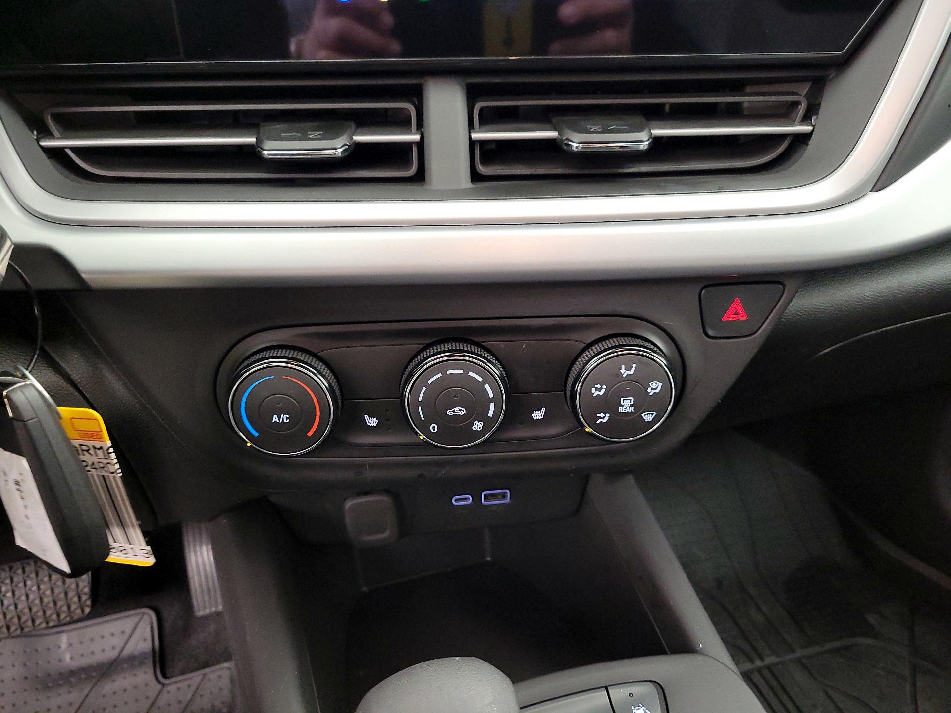 Thumbnail: 2024 Chevrolet Trax - 16