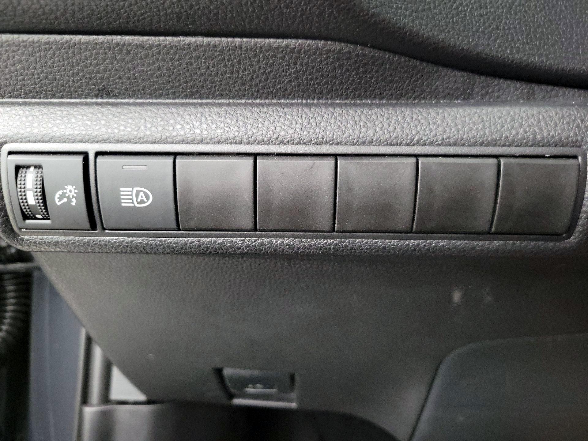 Thumbnail: 2025 Toyota Corolla - 13