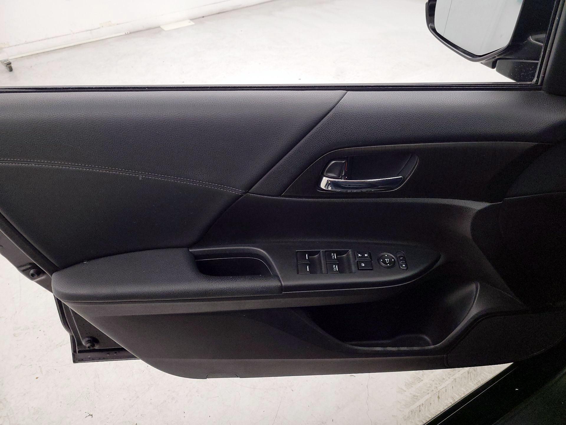 Thumbnail: 2015 Honda Accord - 12