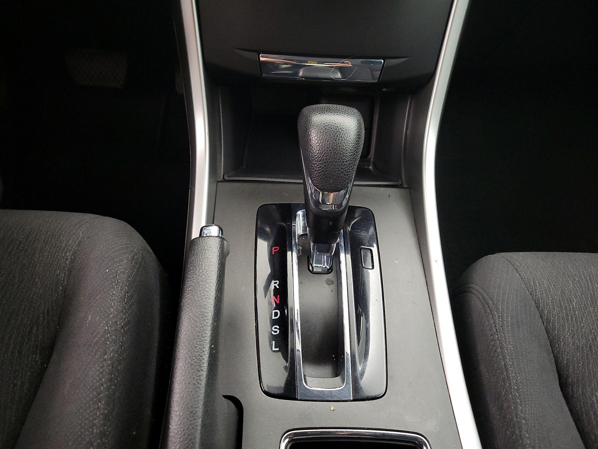 Thumbnail: 2015 Honda Accord - 17