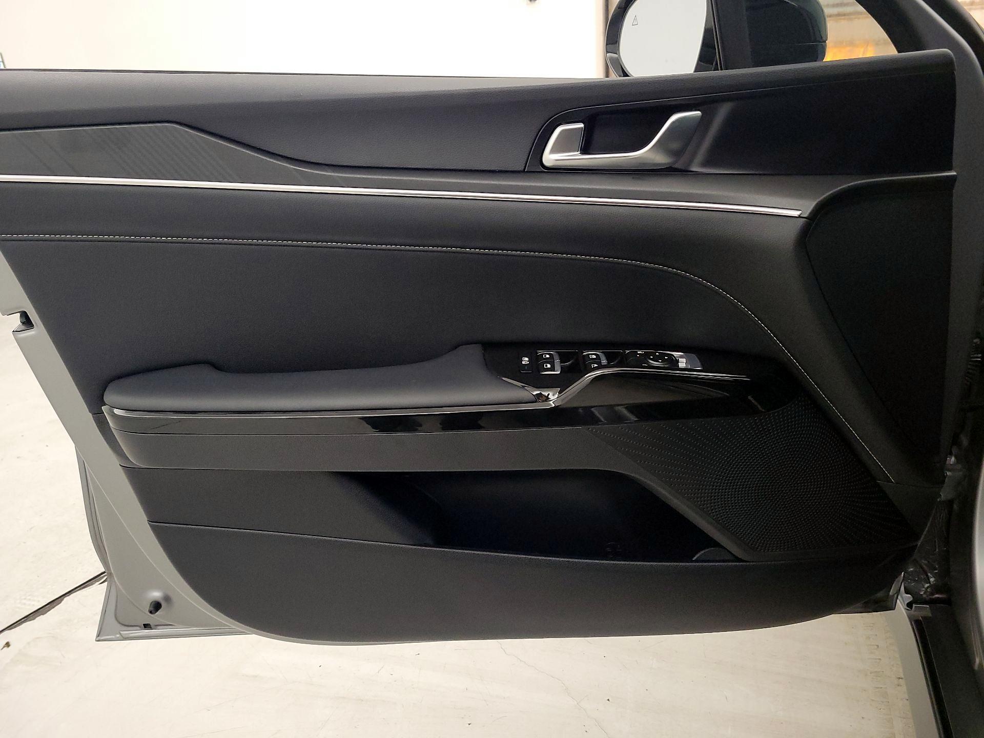 Thumbnail: 2025 Kia K5 - 12