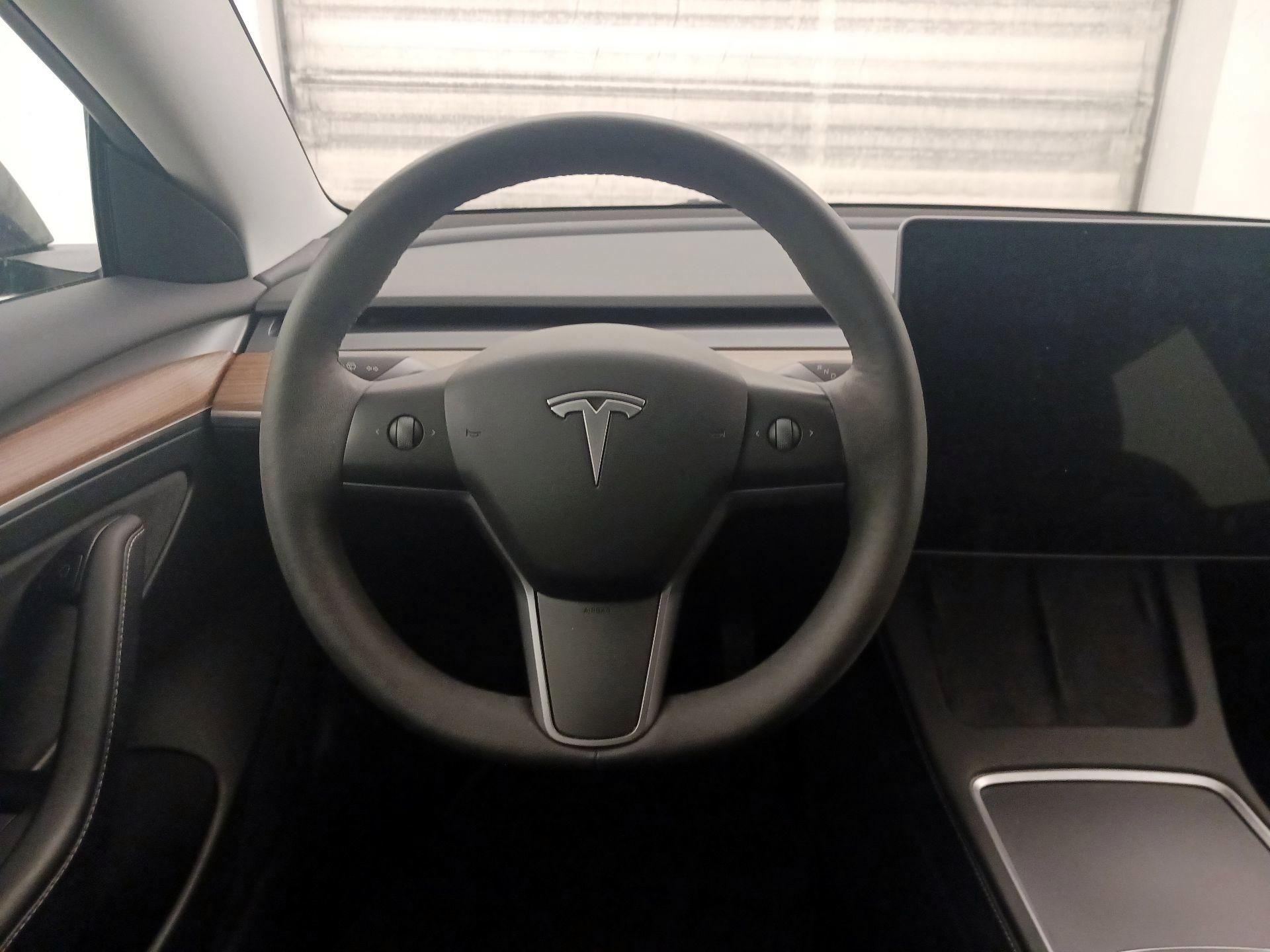 Thumbnail: 2023 Tesla Model 3 - 10