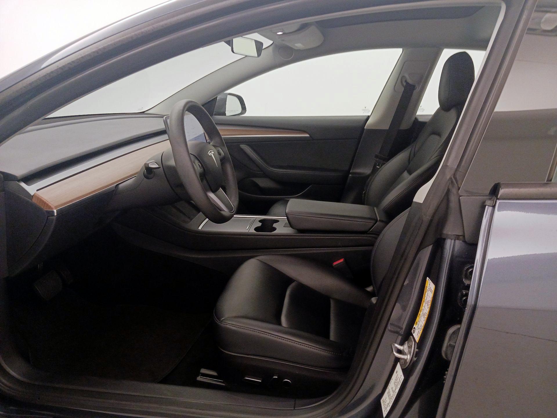 Thumbnail: 2023 Tesla Model 3 - 11