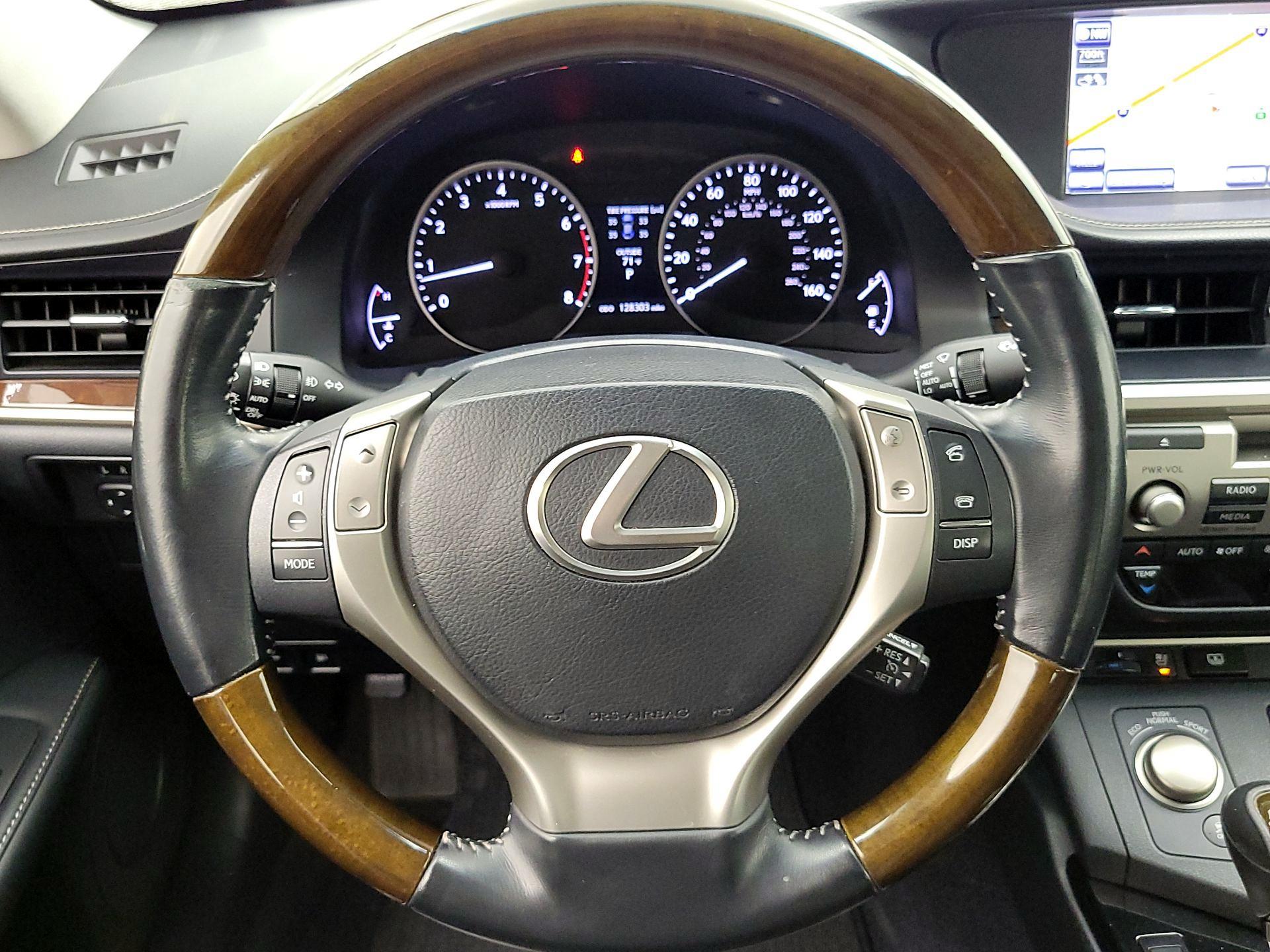 Thumbnail: 2014 Lexus ES - 10