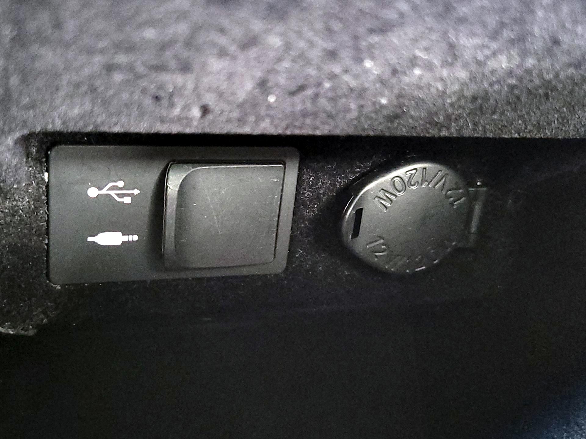 Thumbnail: 2014 Lexus ES - 19