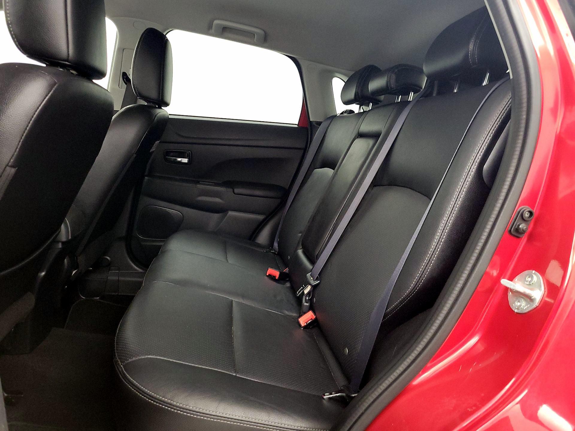 Thumbnail: 2016 Mitsubishi Outlander Sport - 18