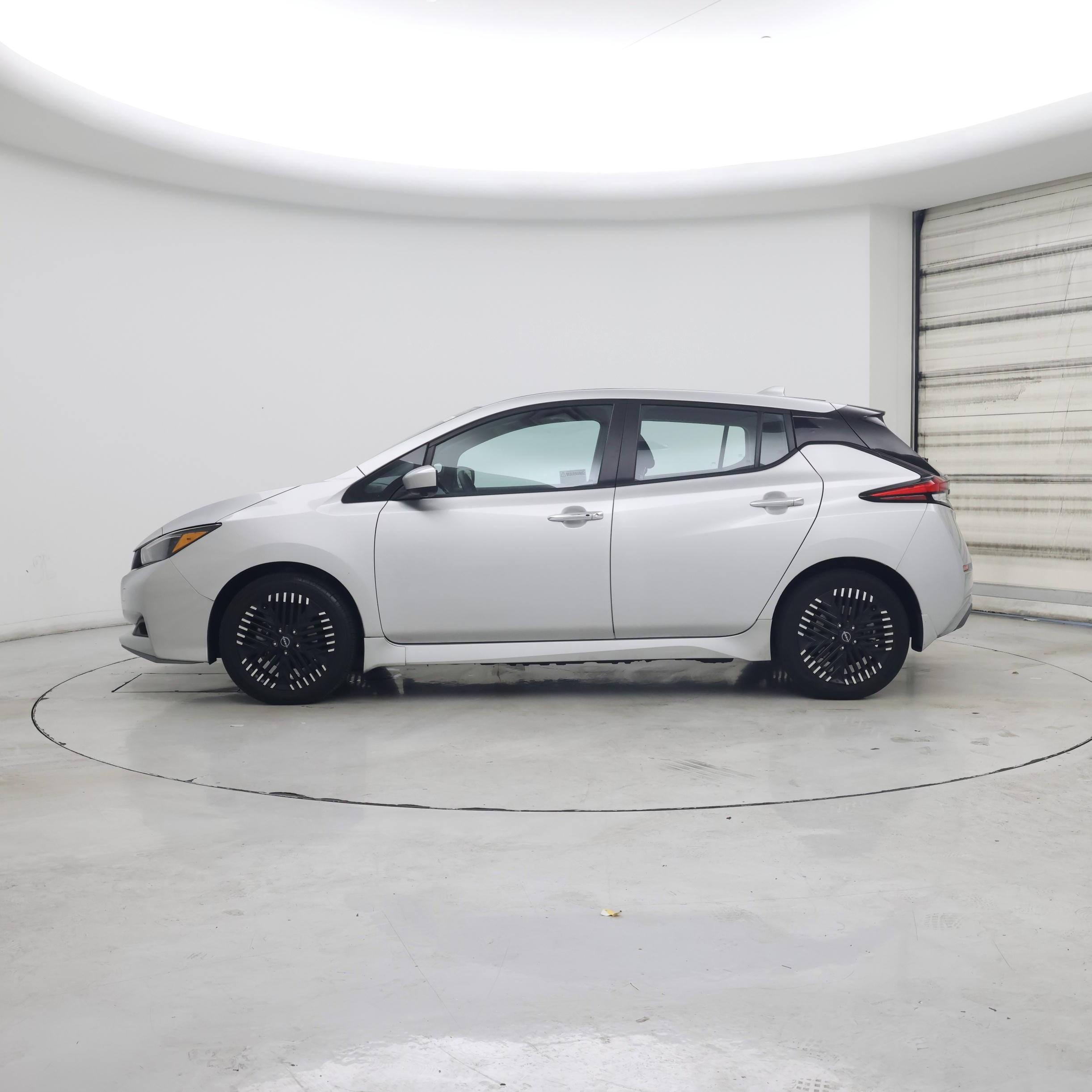 Thumbnail: 2024 Nissan Leaf - 3