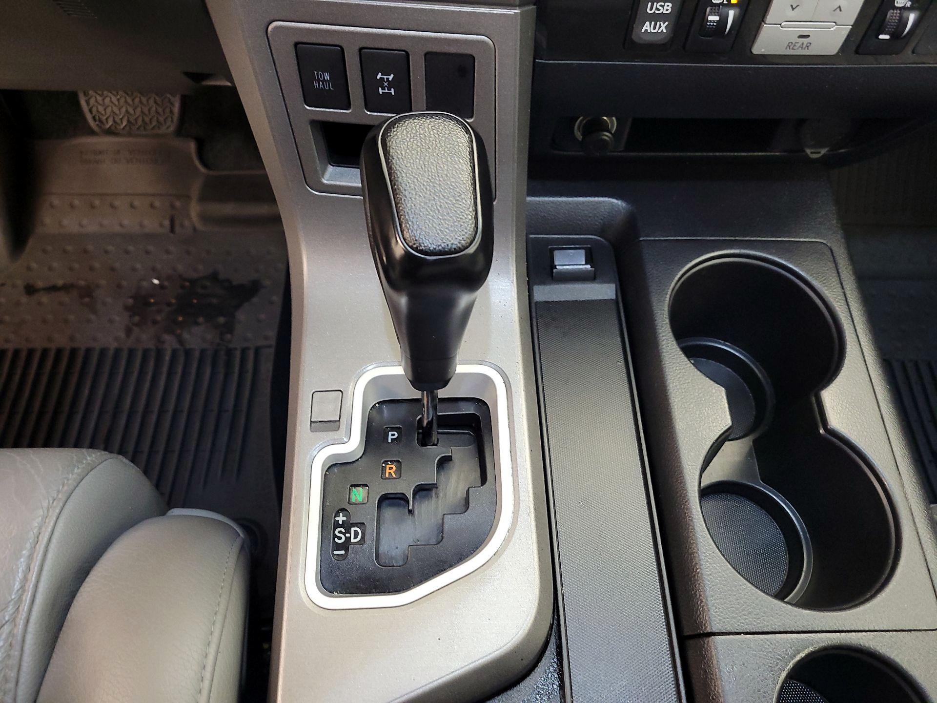 Thumbnail: 2016 Toyota Sequoia - 18