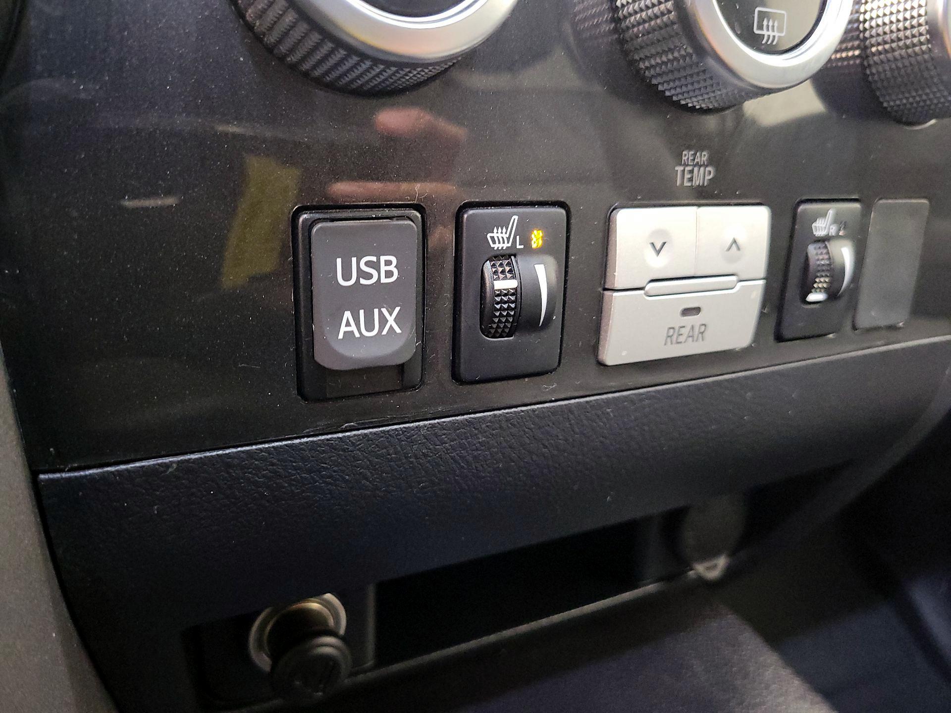 Thumbnail: 2016 Toyota Sequoia - 19