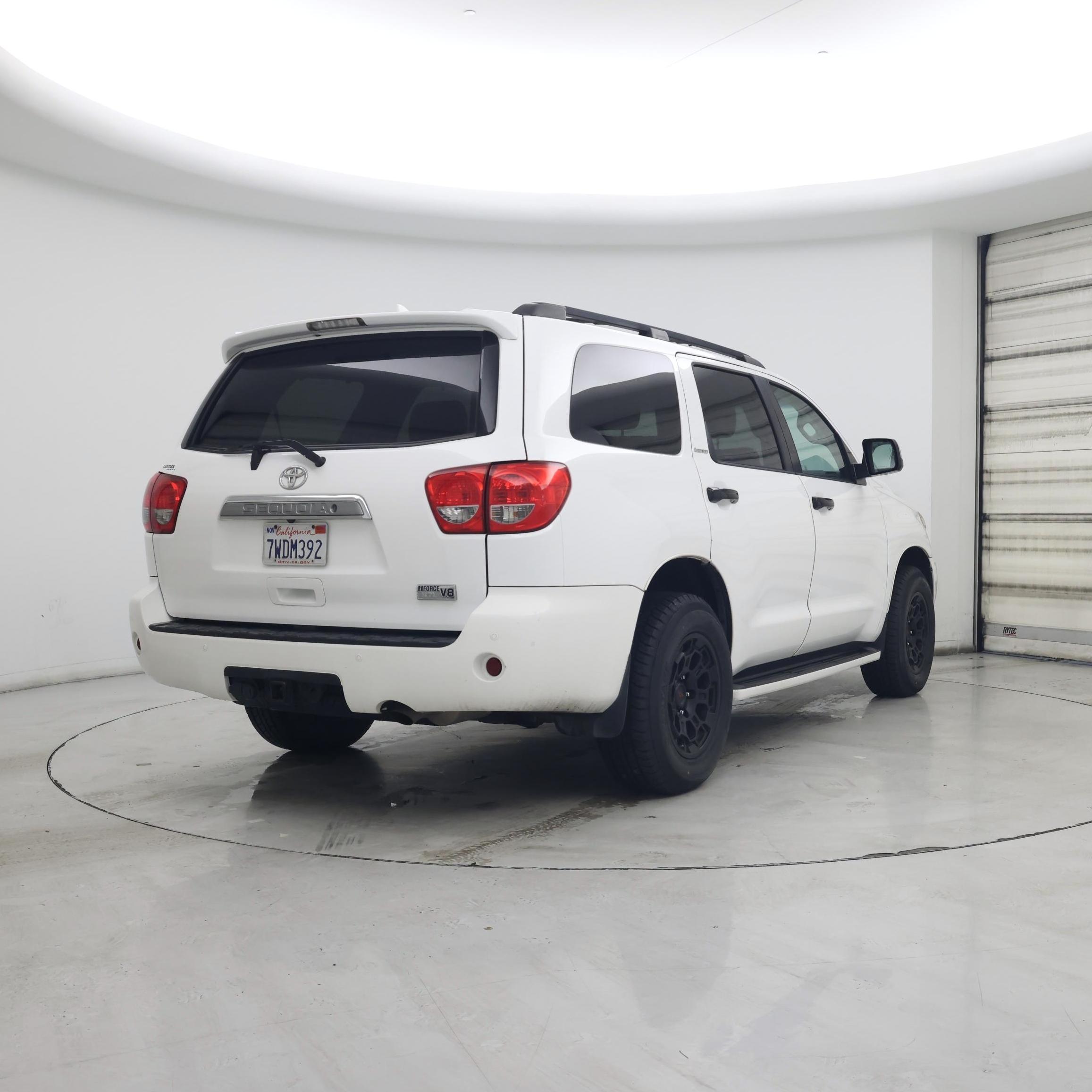 Thumbnail: 2016 Toyota Sequoia - 8