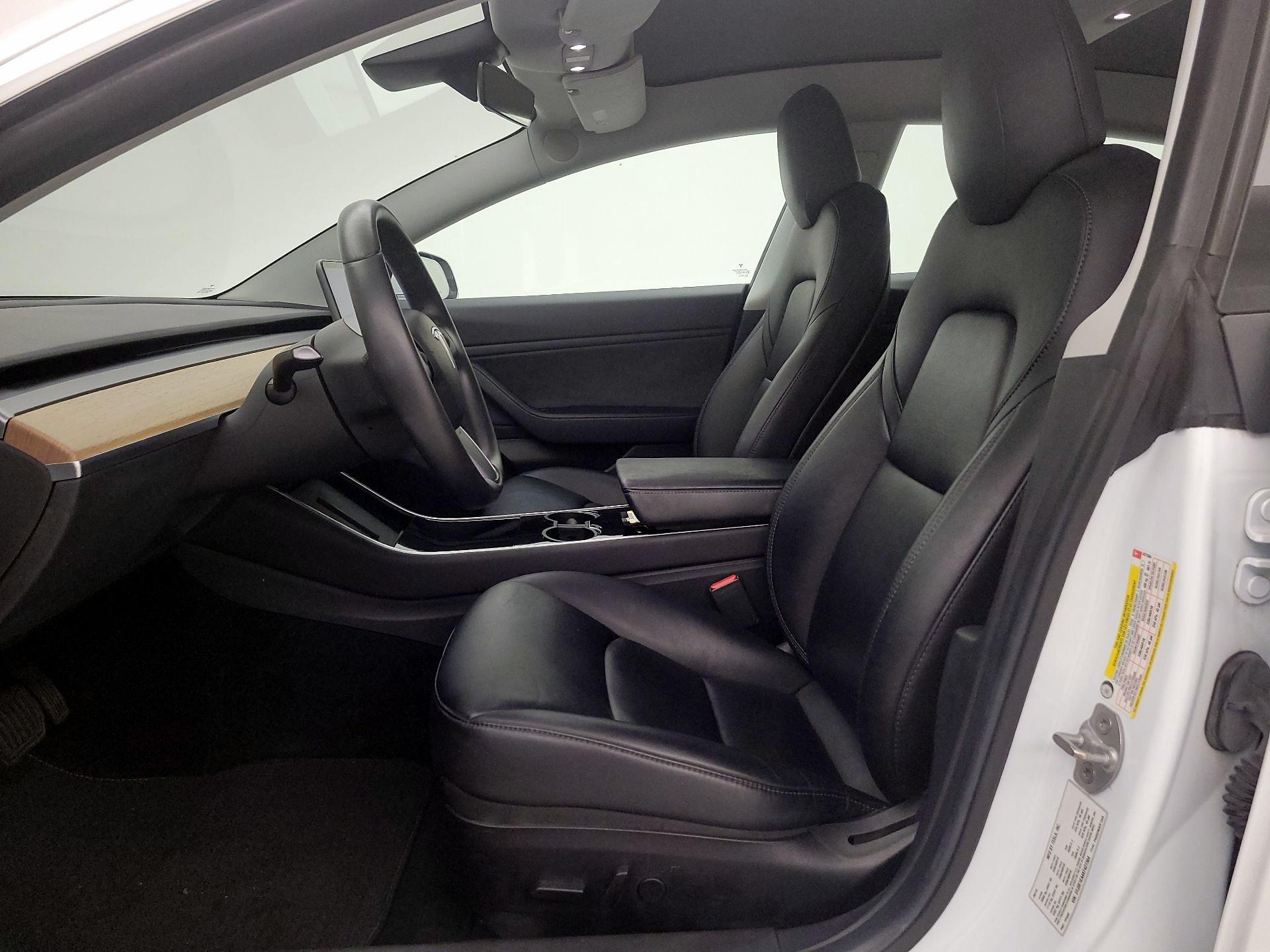 Thumbnail: 2019 Tesla Model 3 - 11