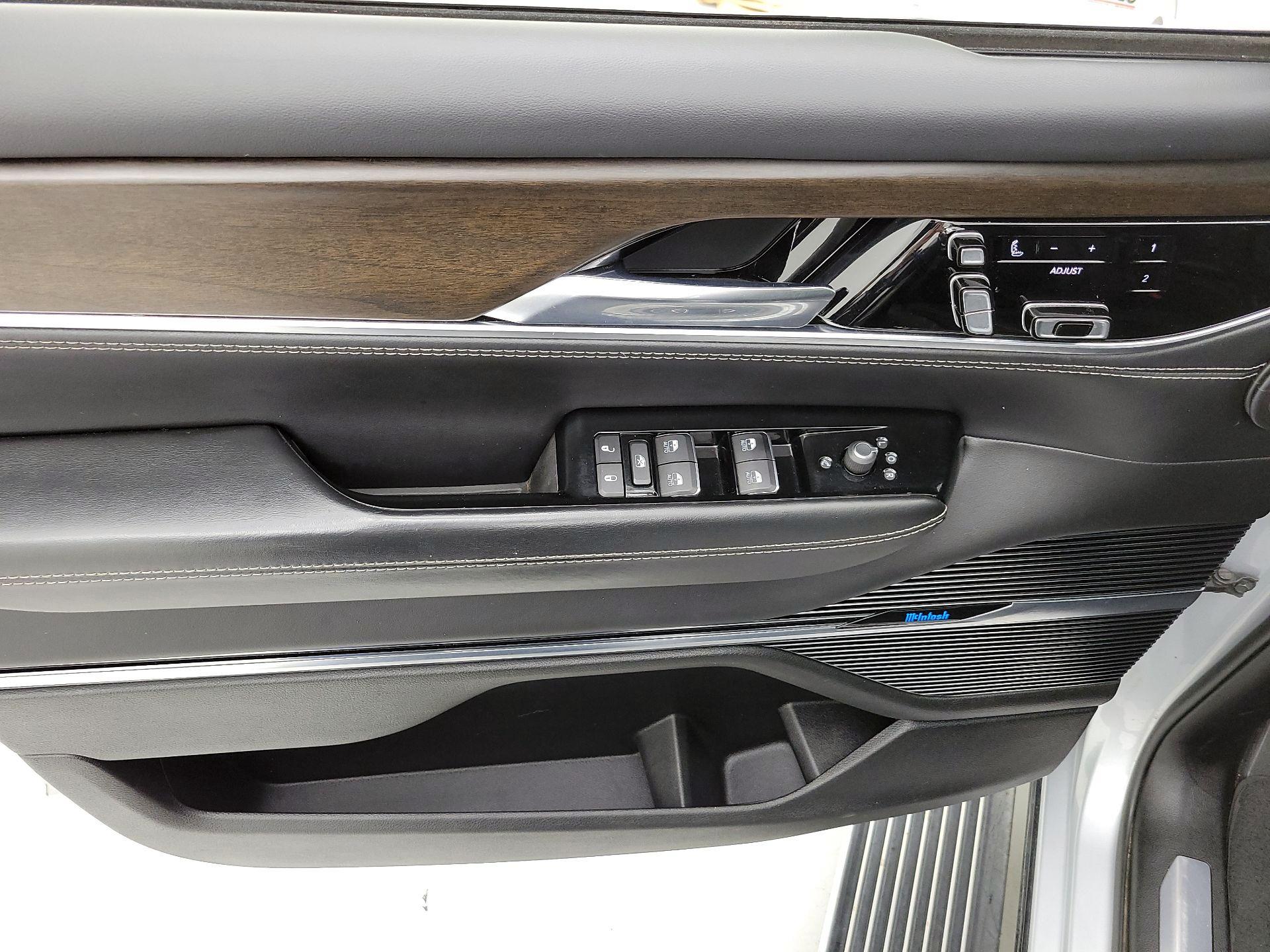 Thumbnail: 2022 Jeep Grand Wagoneer - 12