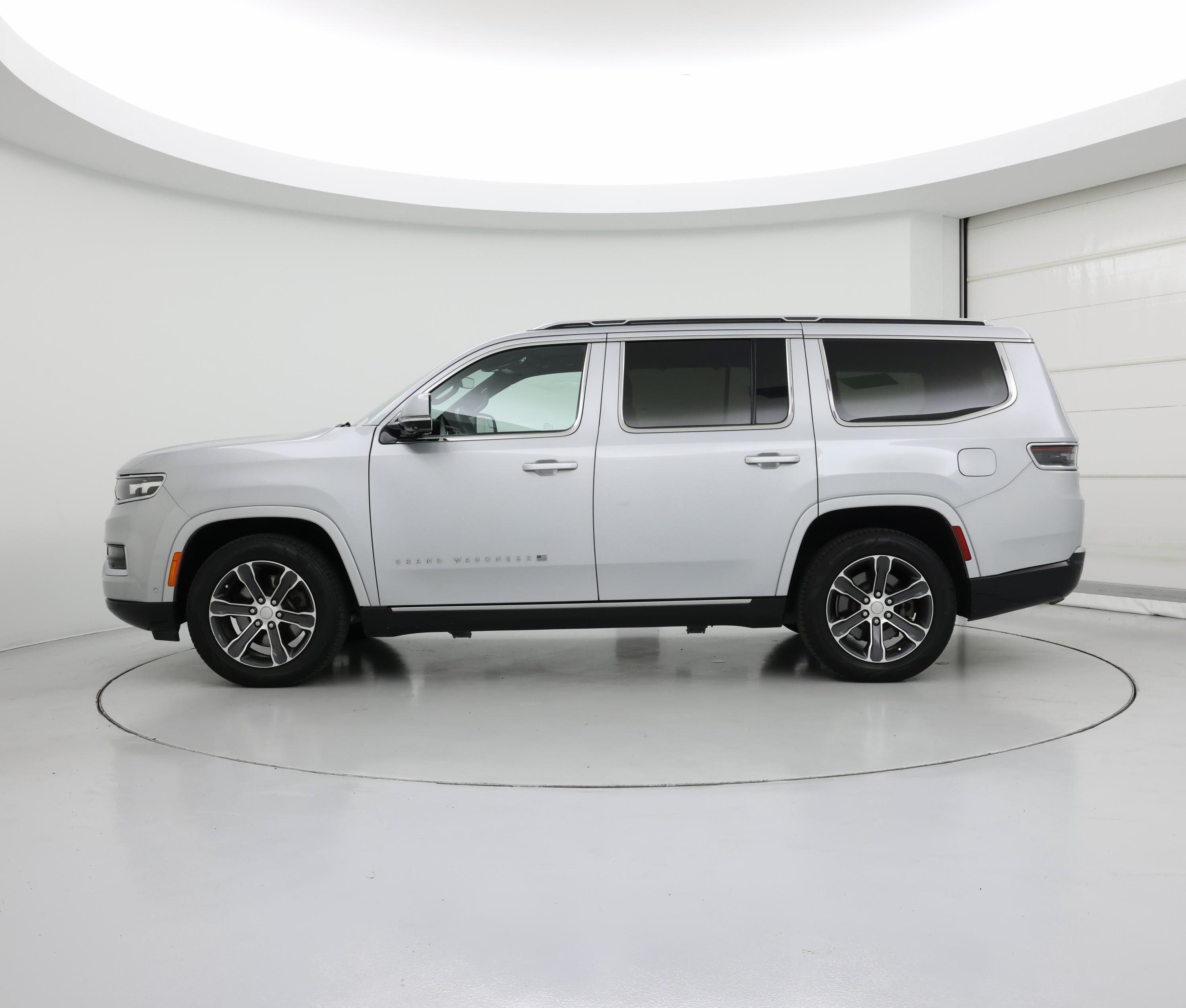 Thumbnail: 2022 Jeep Grand Wagoneer - 3