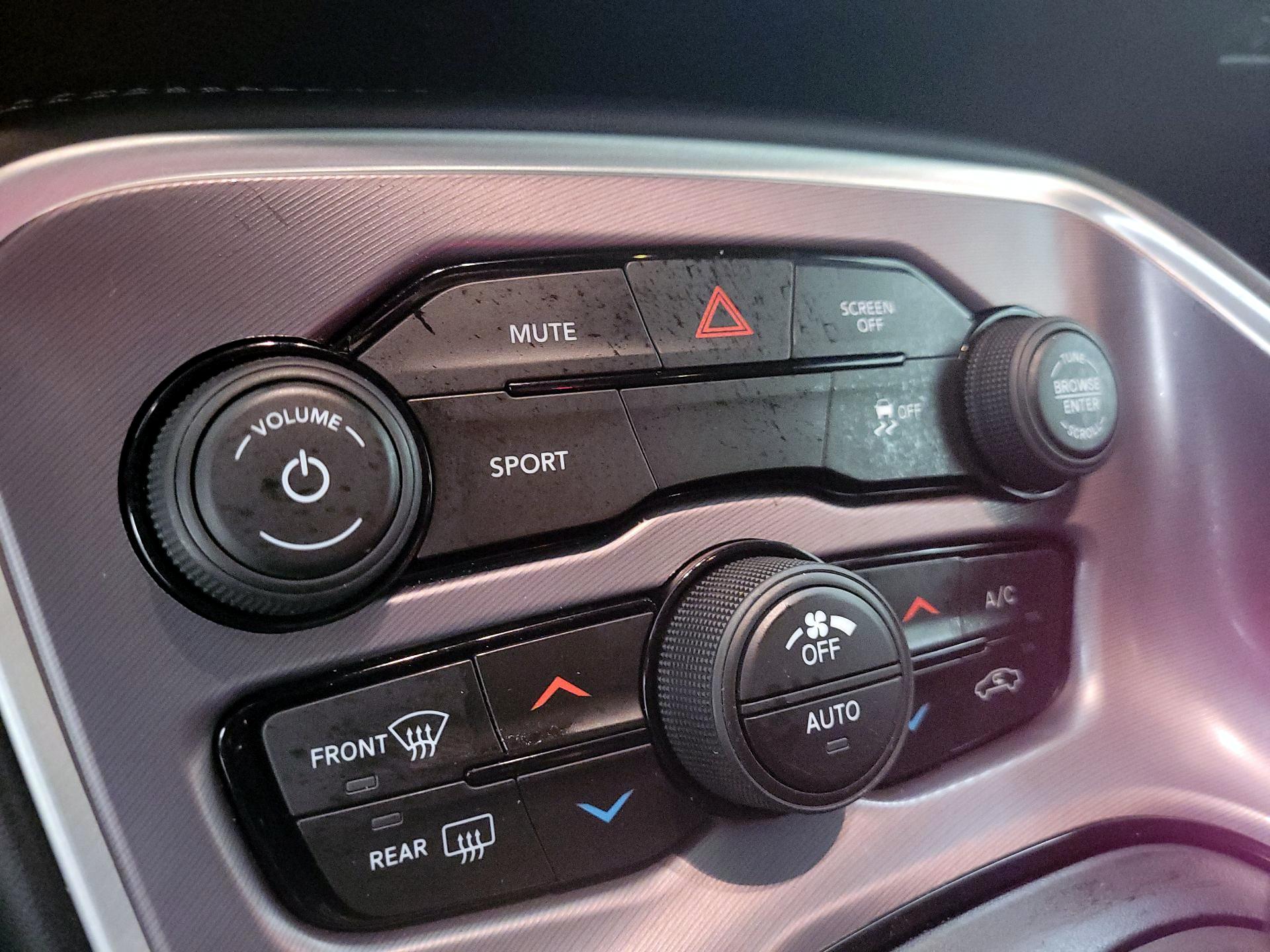 Thumbnail: 2019 Dodge Challenger - 16