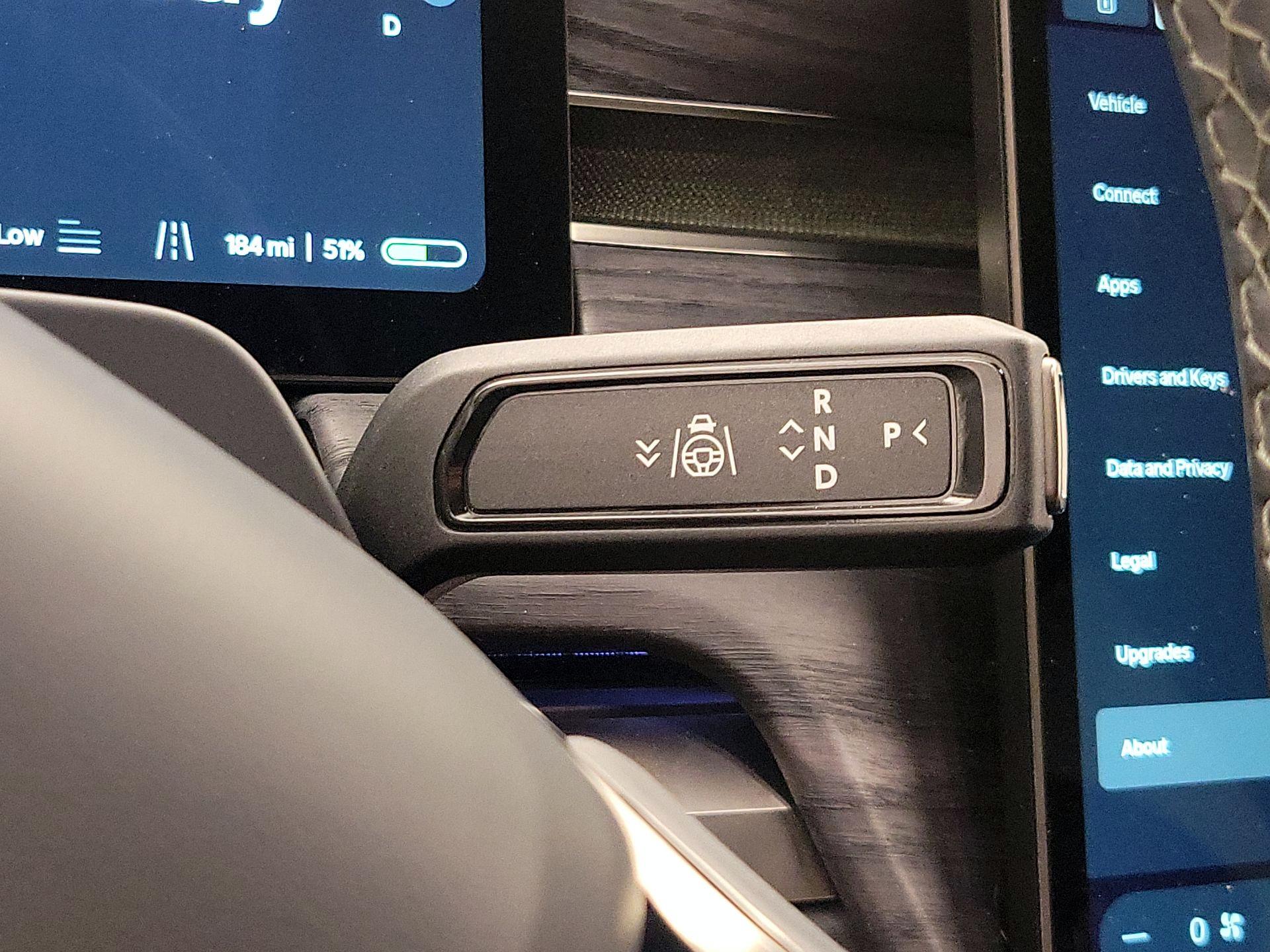 Thumbnail: 2023 Rivian R1S - 17