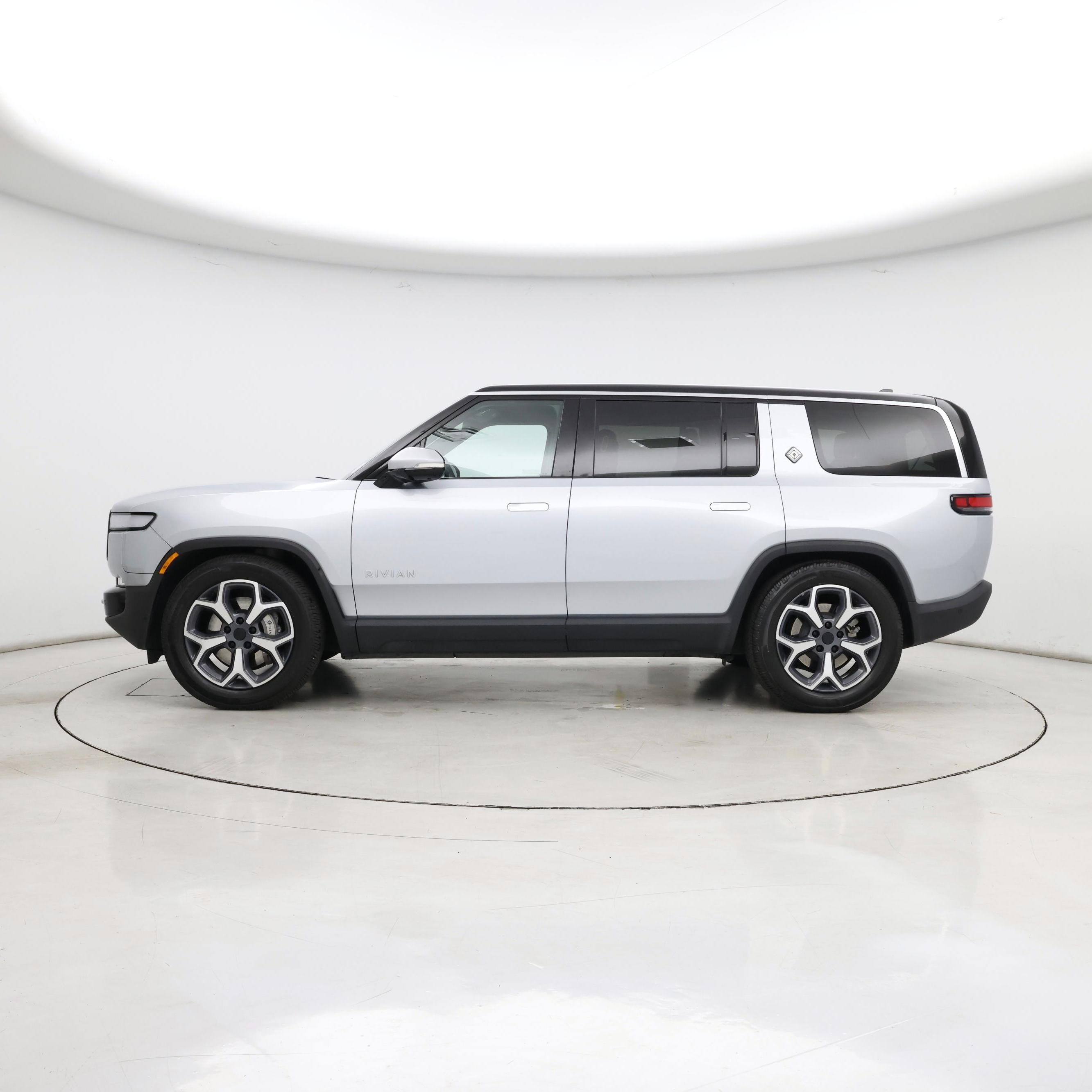 Thumbnail: 2023 Rivian R1S - 3