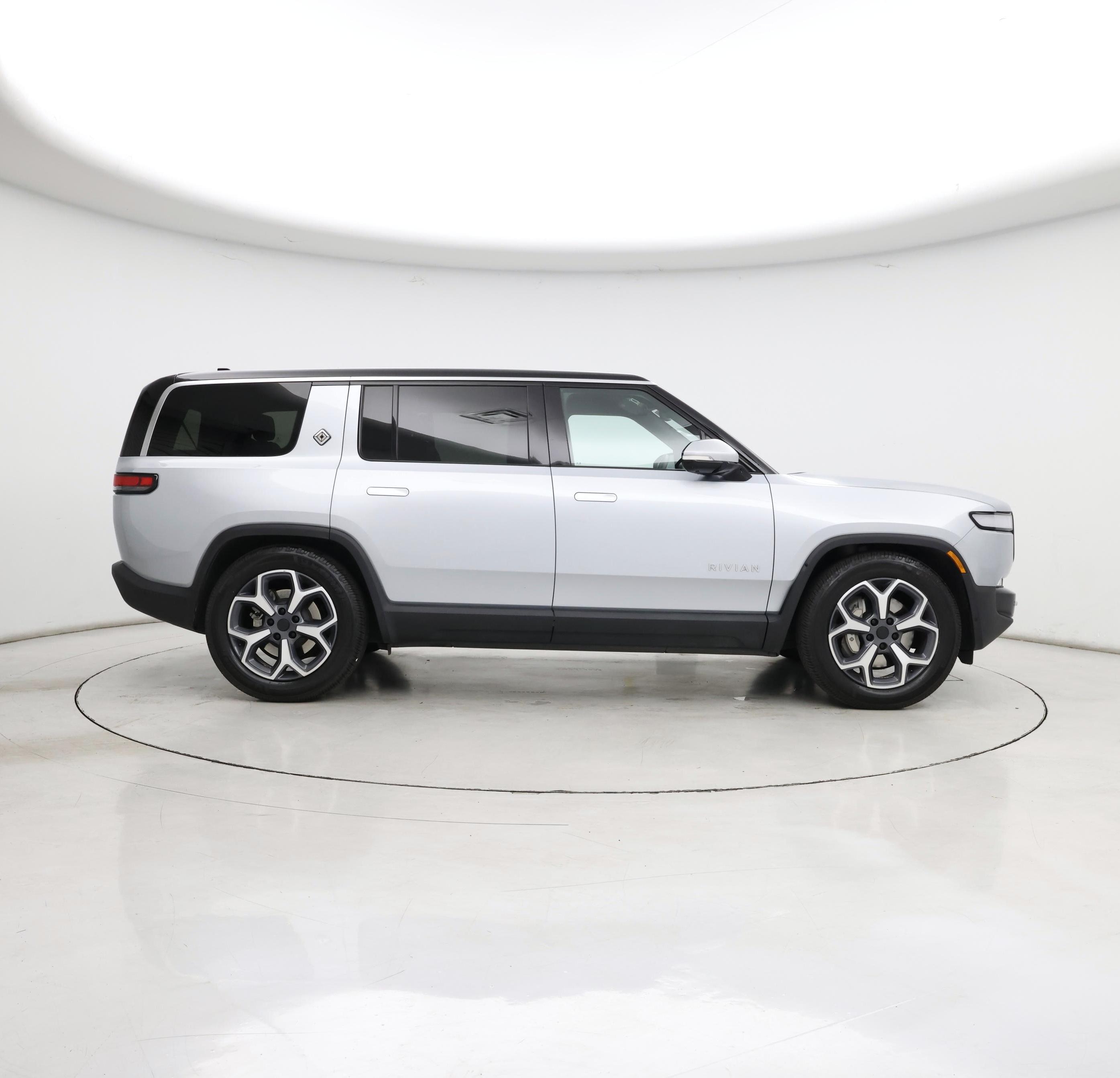 Thumbnail: 2023 Rivian R1S - 7