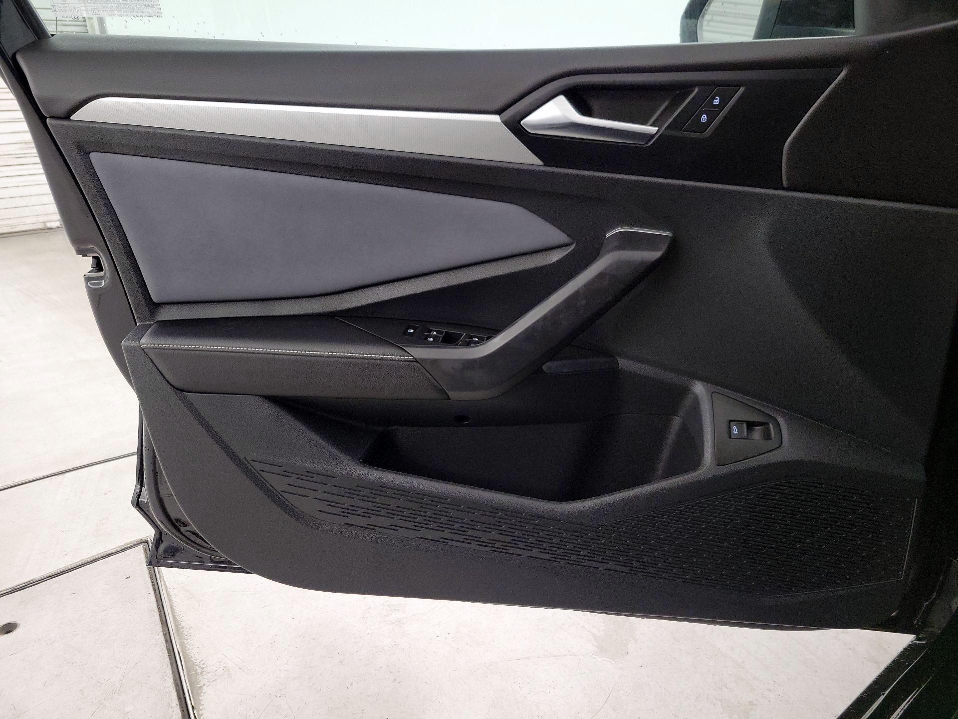 Thumbnail: 2025 Volkswagen Jetta - 12