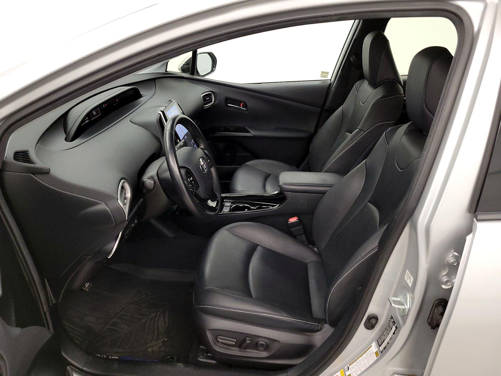 Thumbnail: 2020 Toyota Prius Prime - 11