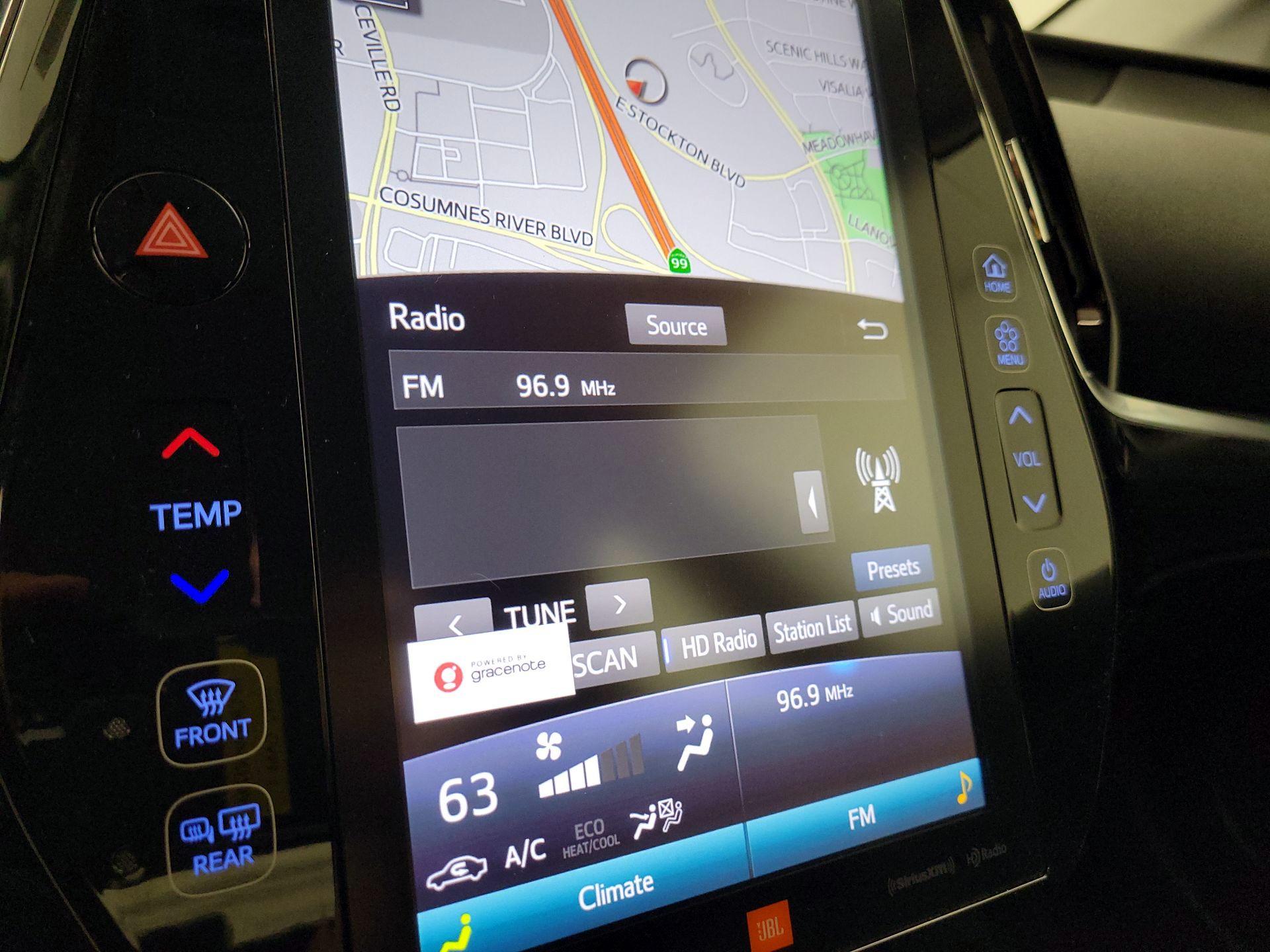 Thumbnail: 2020 Toyota Prius Prime - 16