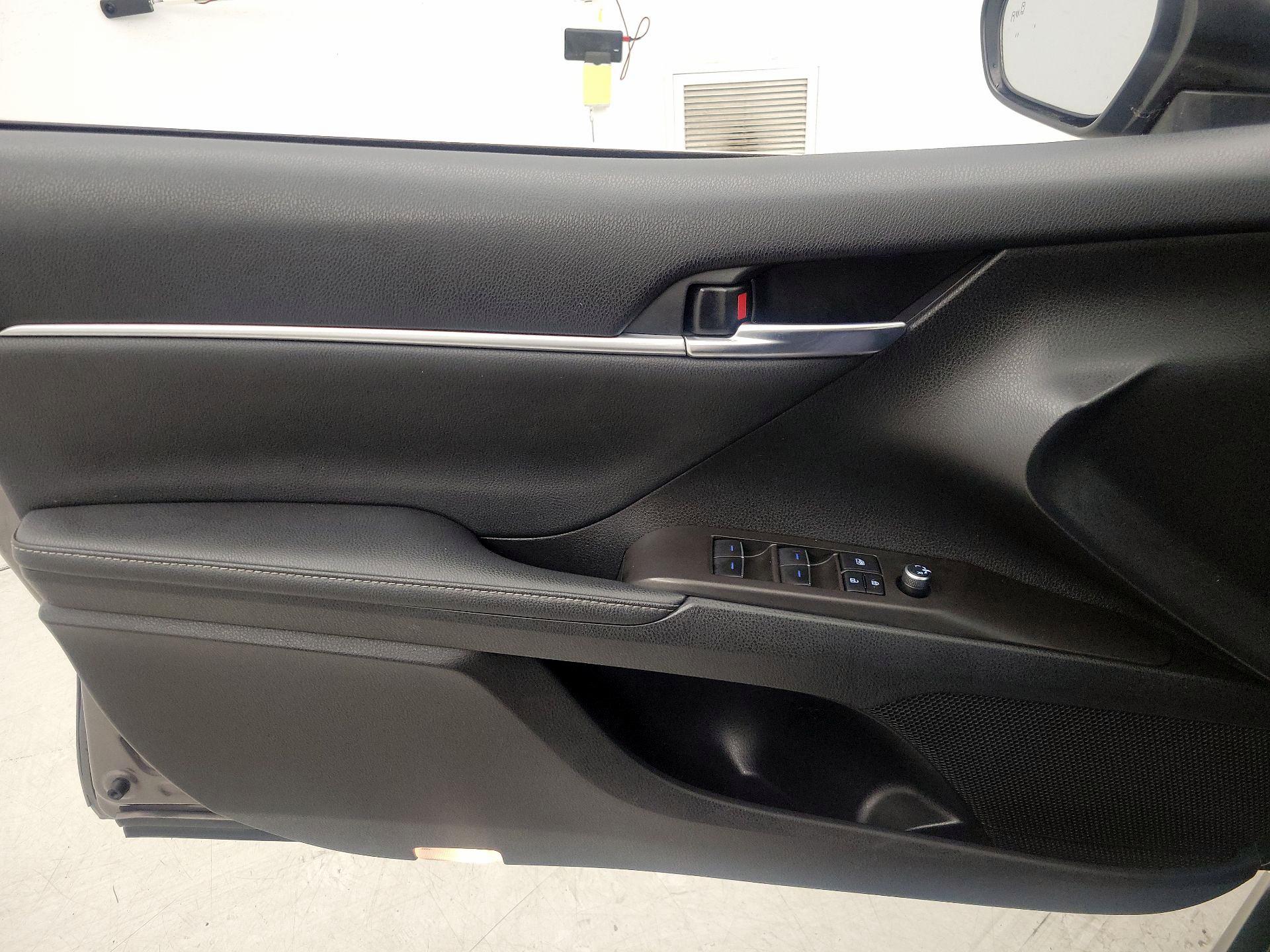 Thumbnail: 2022 Toyota Camry - 12