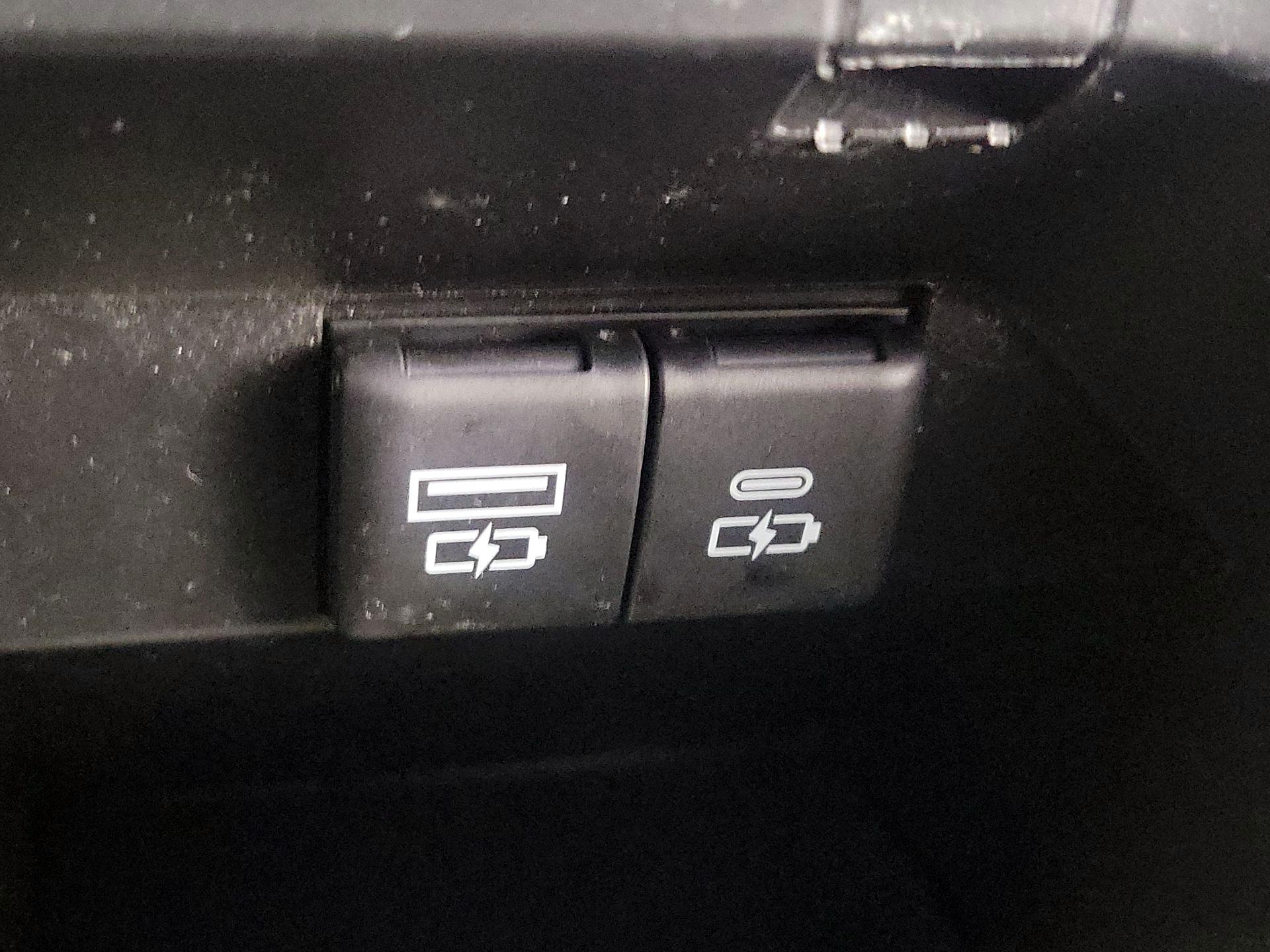 Thumbnail: 2022 Toyota Camry - 18