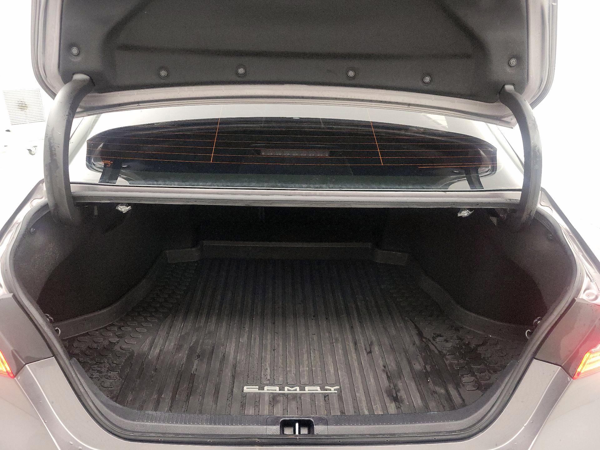 Thumbnail: 2022 Toyota Camry - 20