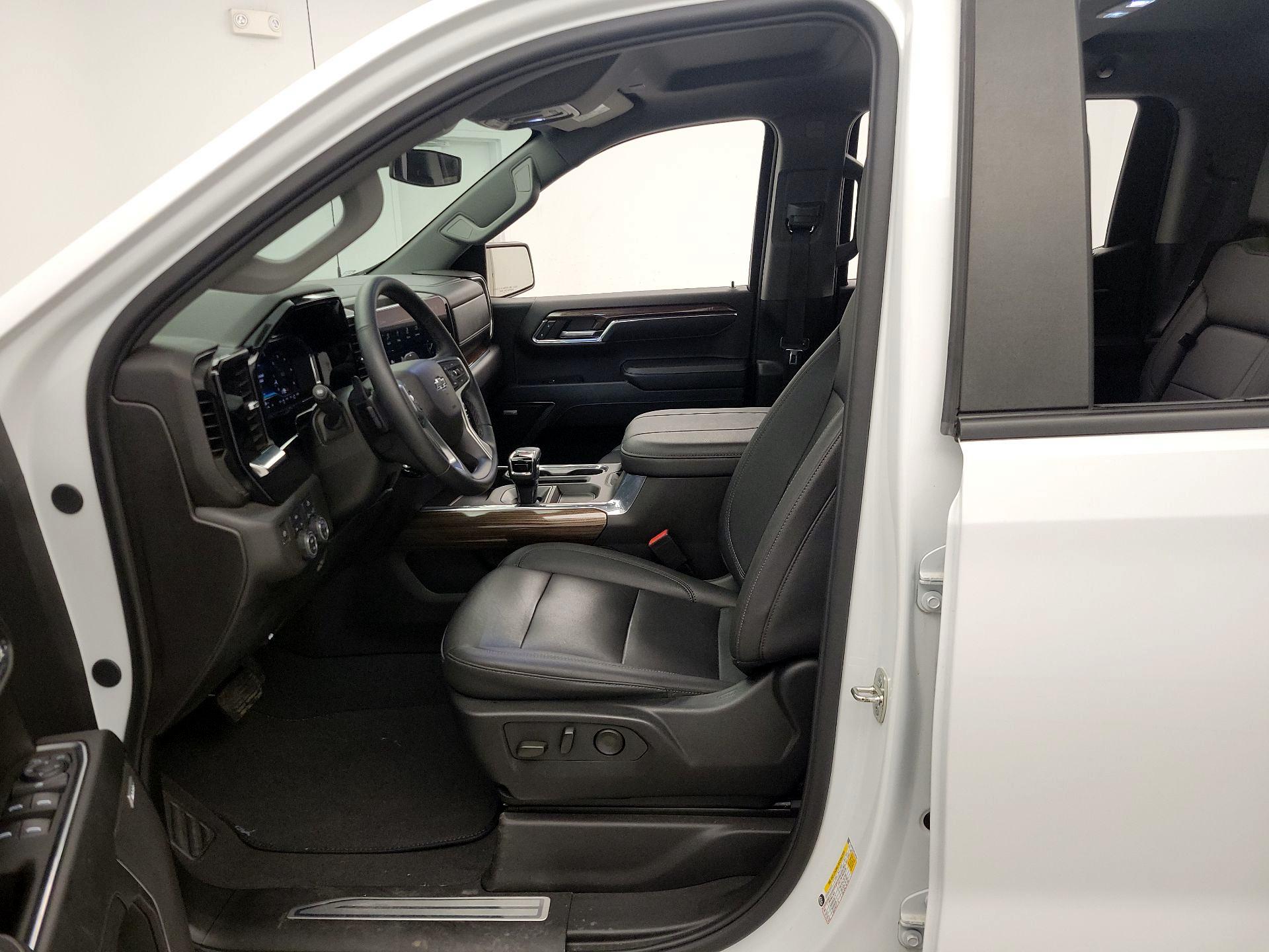 Thumbnail: 2024 Chevrolet Silverado 1500 - 11