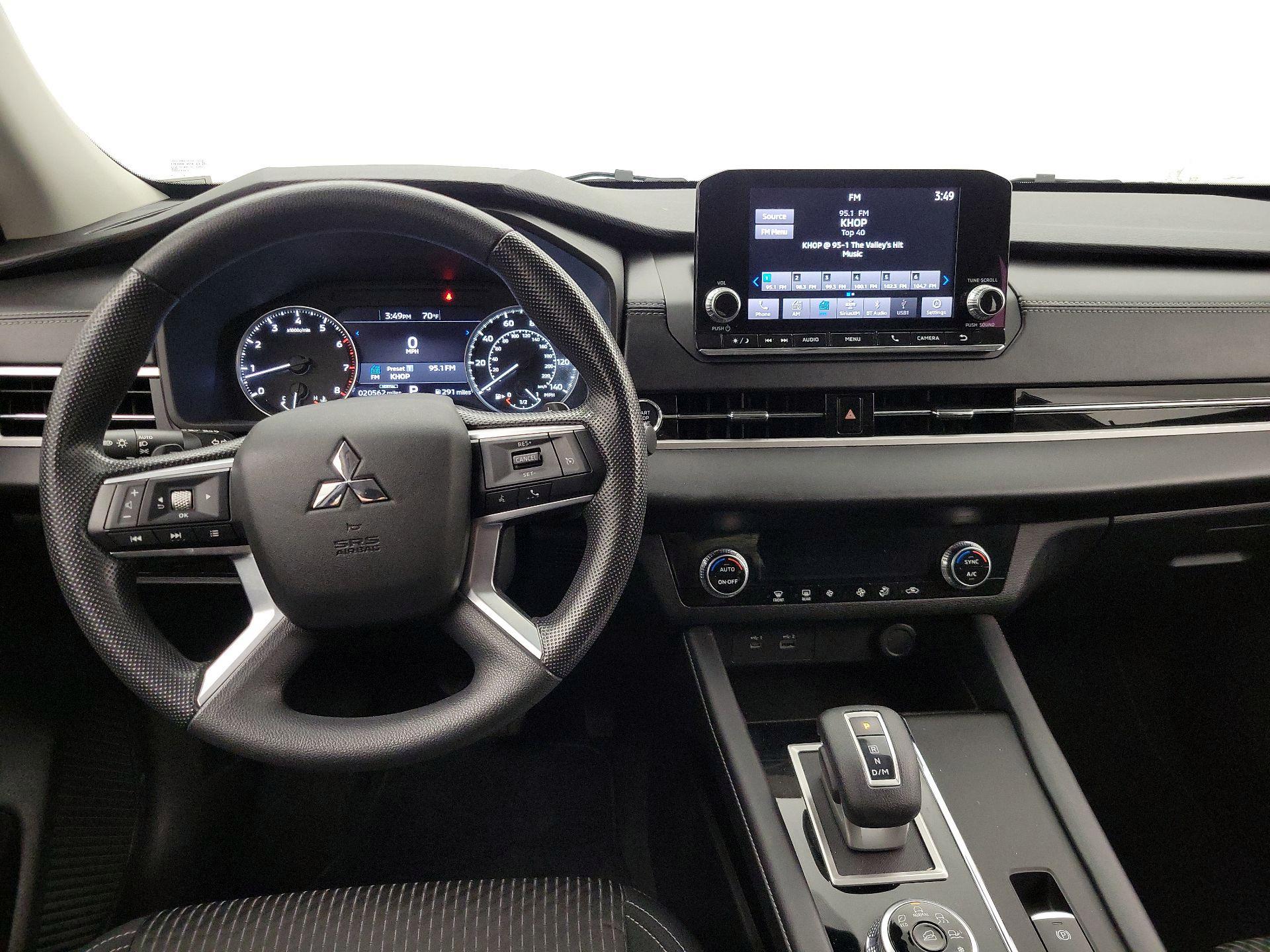 Thumbnail: 2022 Mitsubishi Outlander - 9