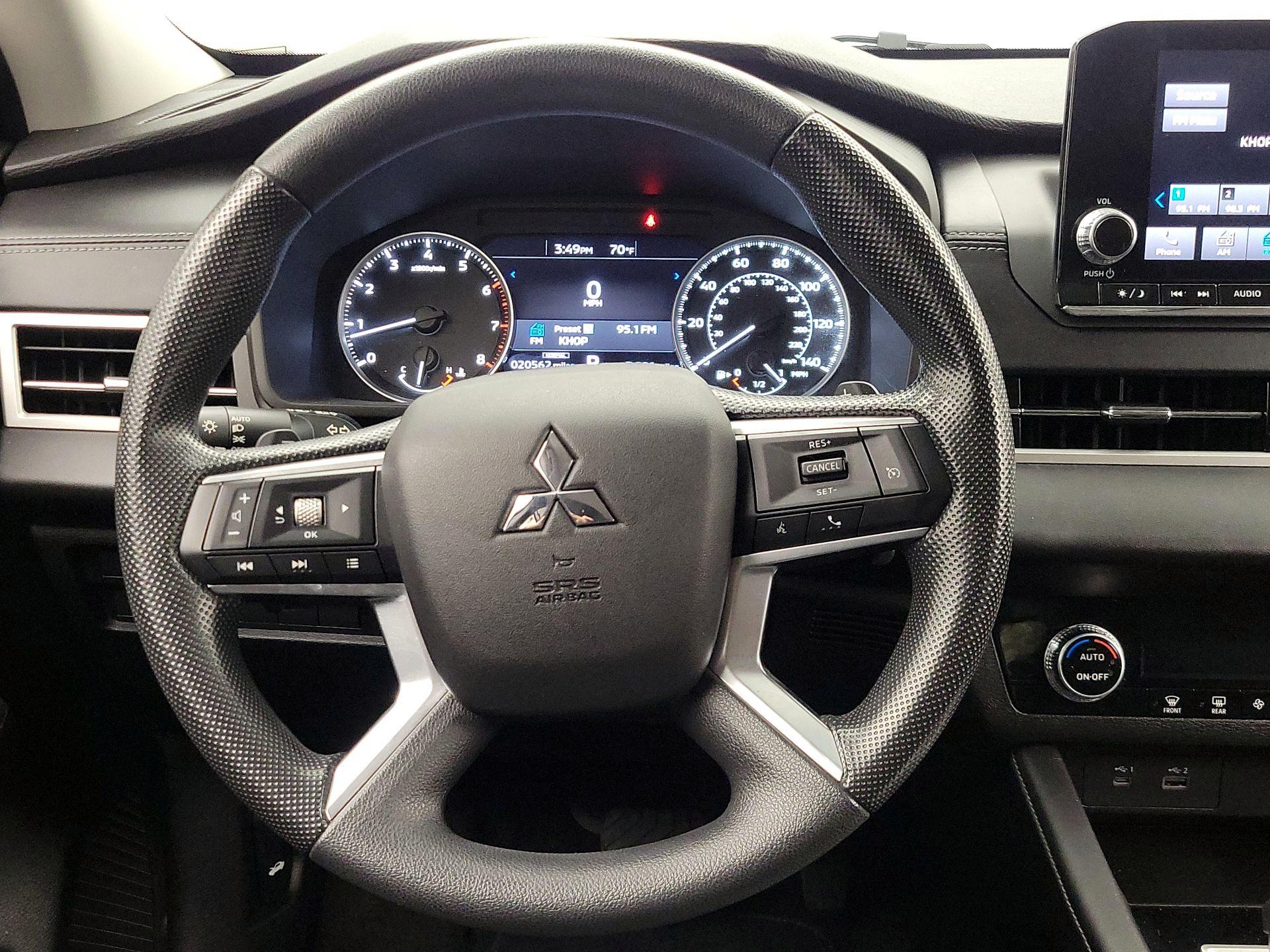 Thumbnail: 2022 Mitsubishi Outlander - 10