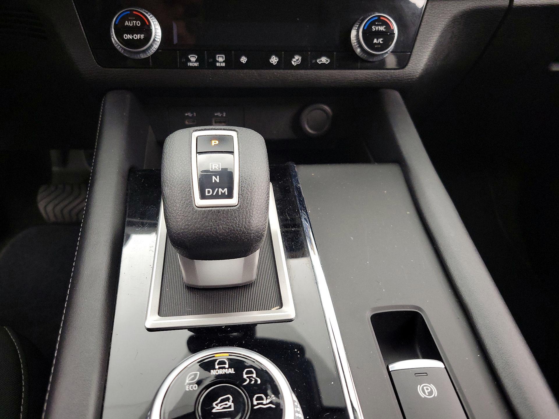 Thumbnail: 2022 Mitsubishi Outlander - 17