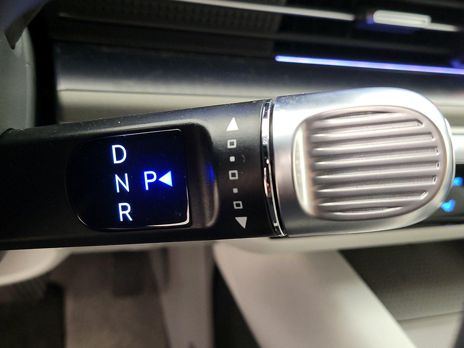 Thumbnail: 2023 Hyundai Ioniq 6 - 17