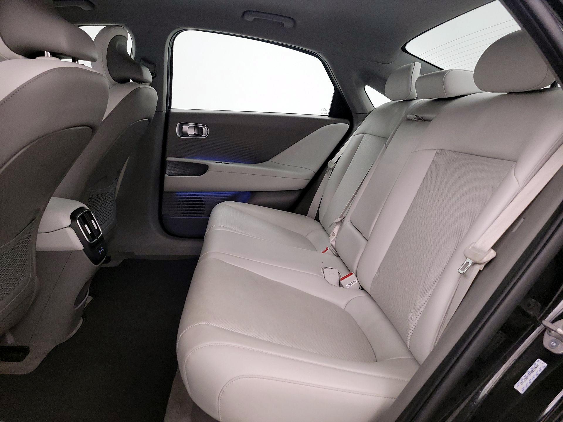 Thumbnail: 2023 Hyundai Ioniq 6 - 18