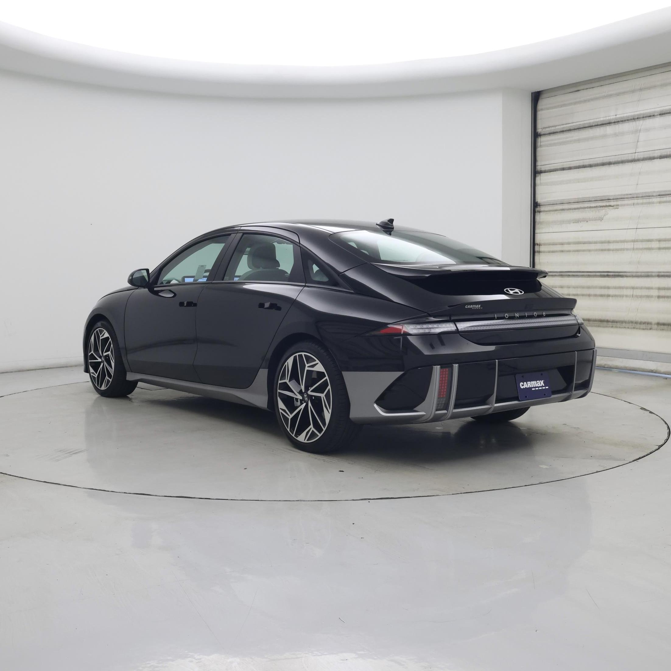 Thumbnail: 2023 Hyundai Ioniq 6 - 2