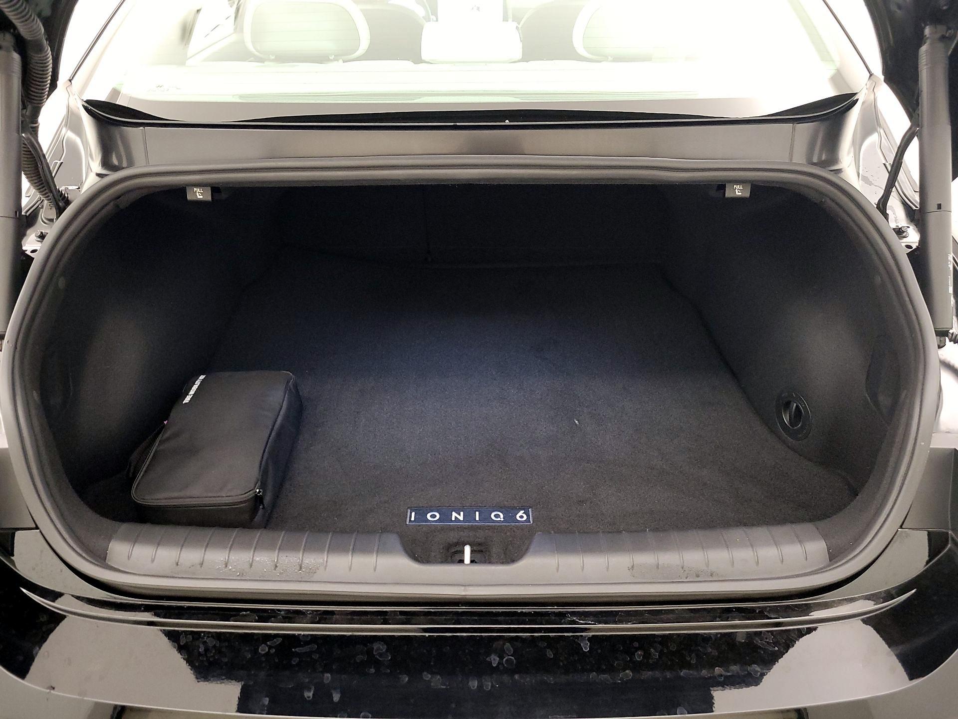 Thumbnail: 2023 Hyundai Ioniq 6 - 19