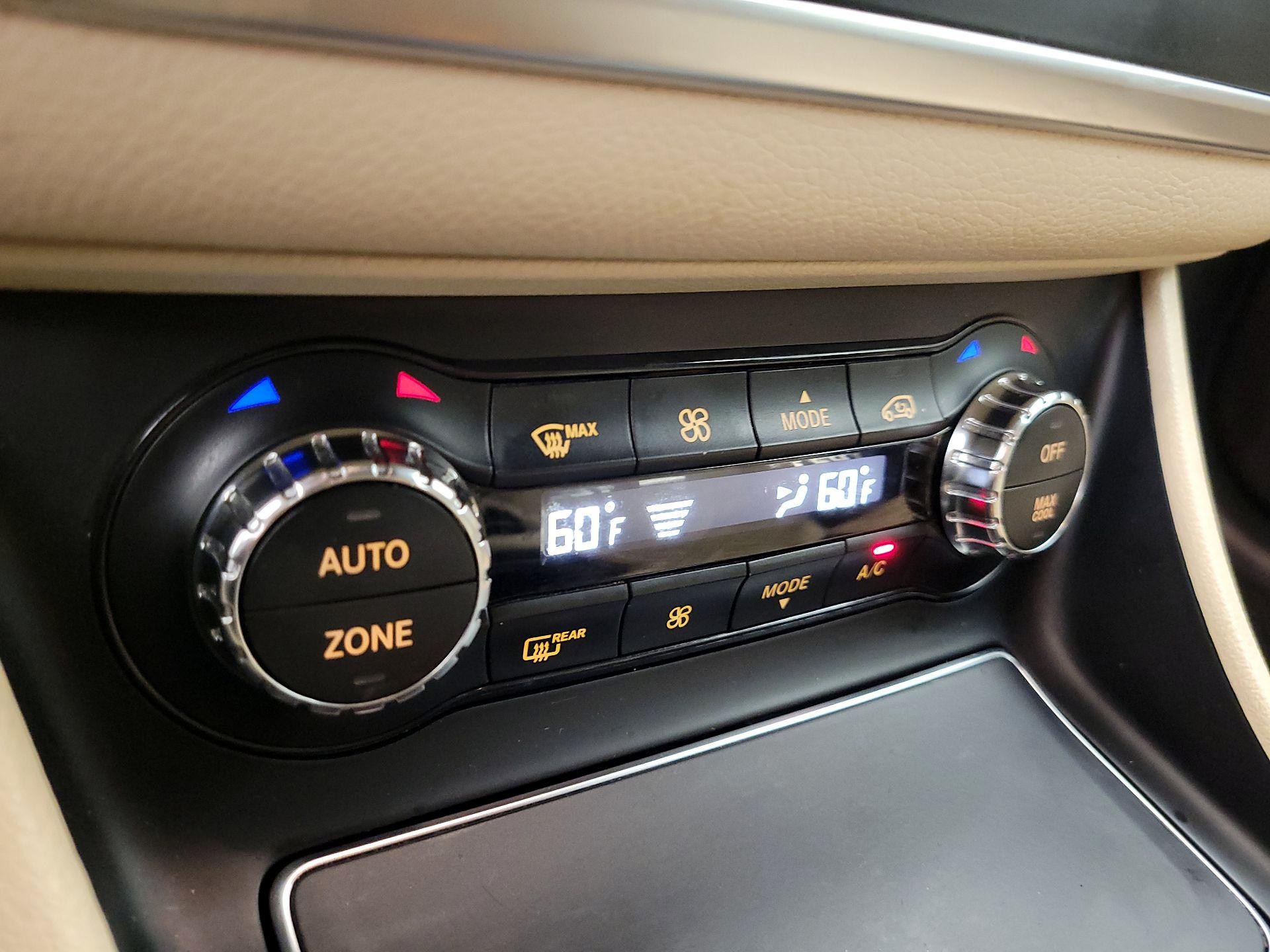 Thumbnail: 2019 Mercedes-Benz CLA - 16