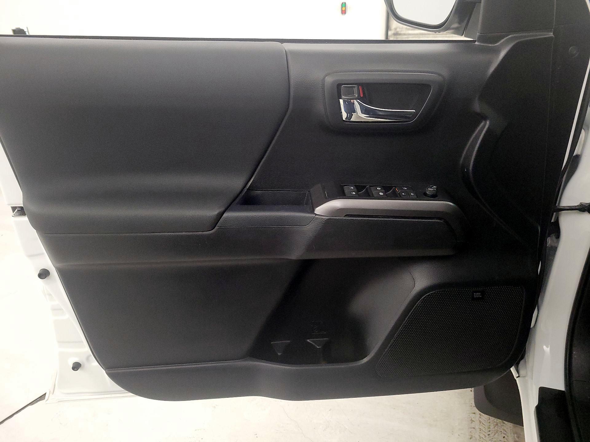 Thumbnail: 2021 Toyota Tacoma - 12