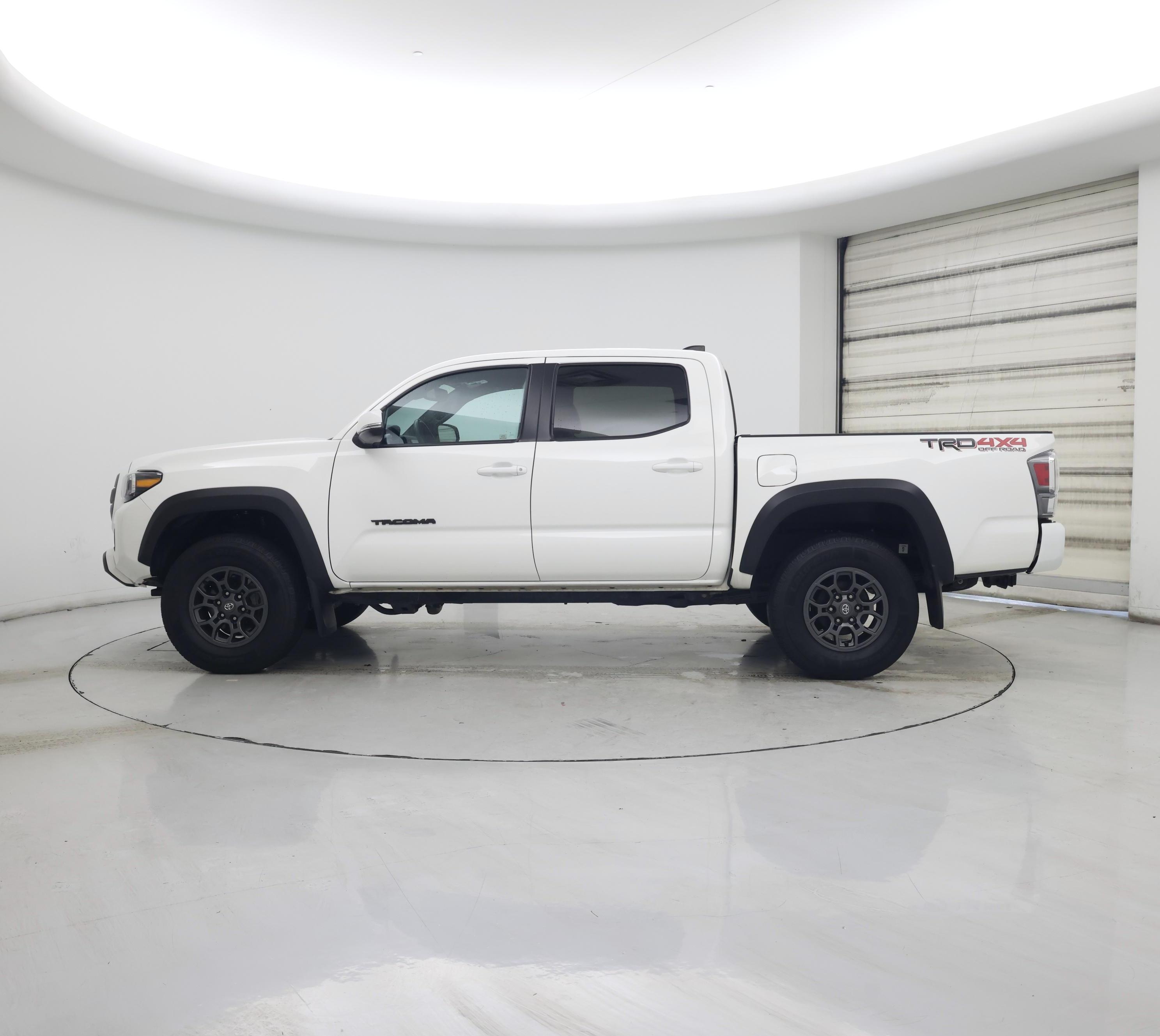 Thumbnail: 2021 Toyota Tacoma - 3