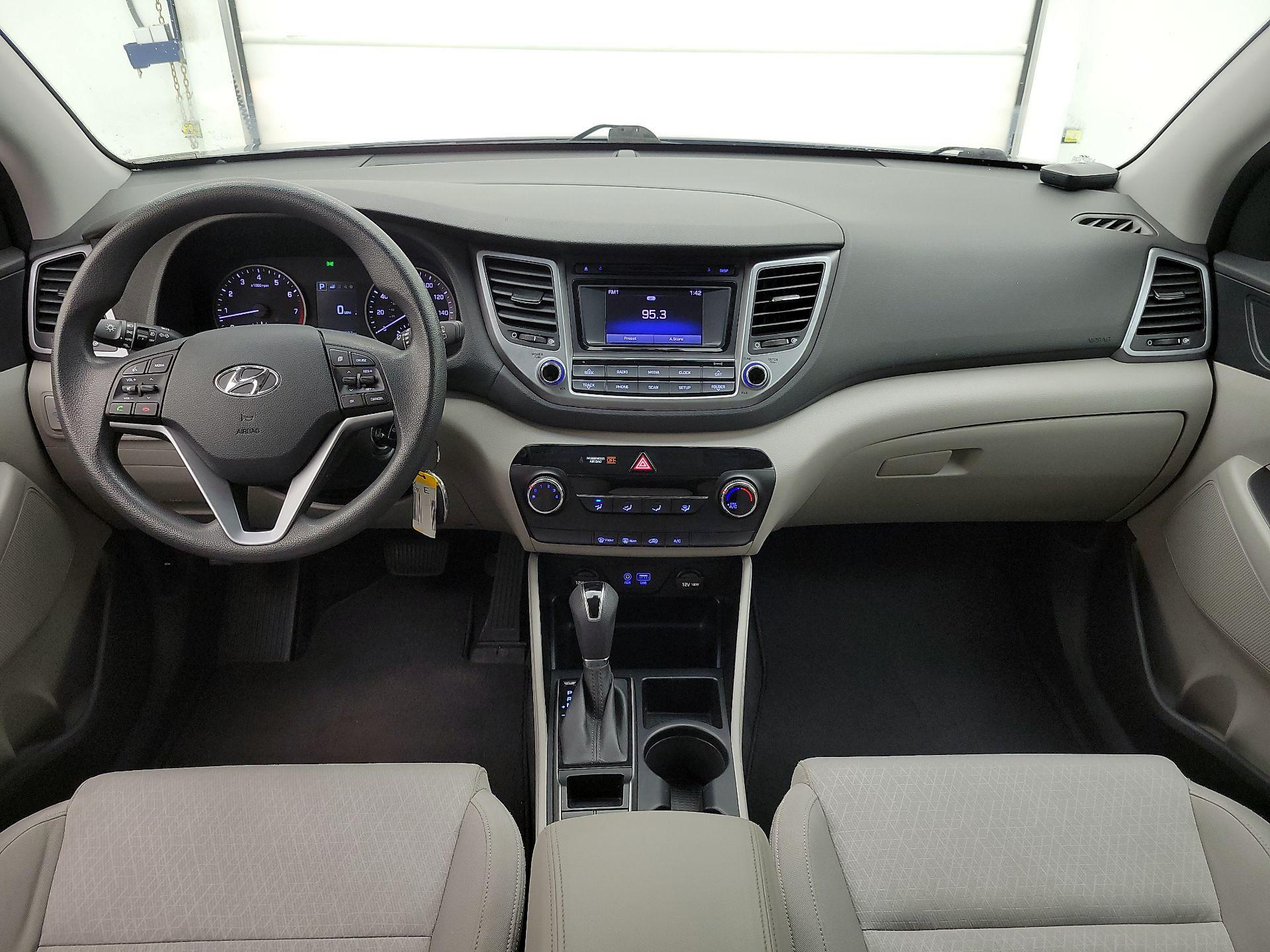 Thumbnail: 2016 Hyundai Tucson - 9