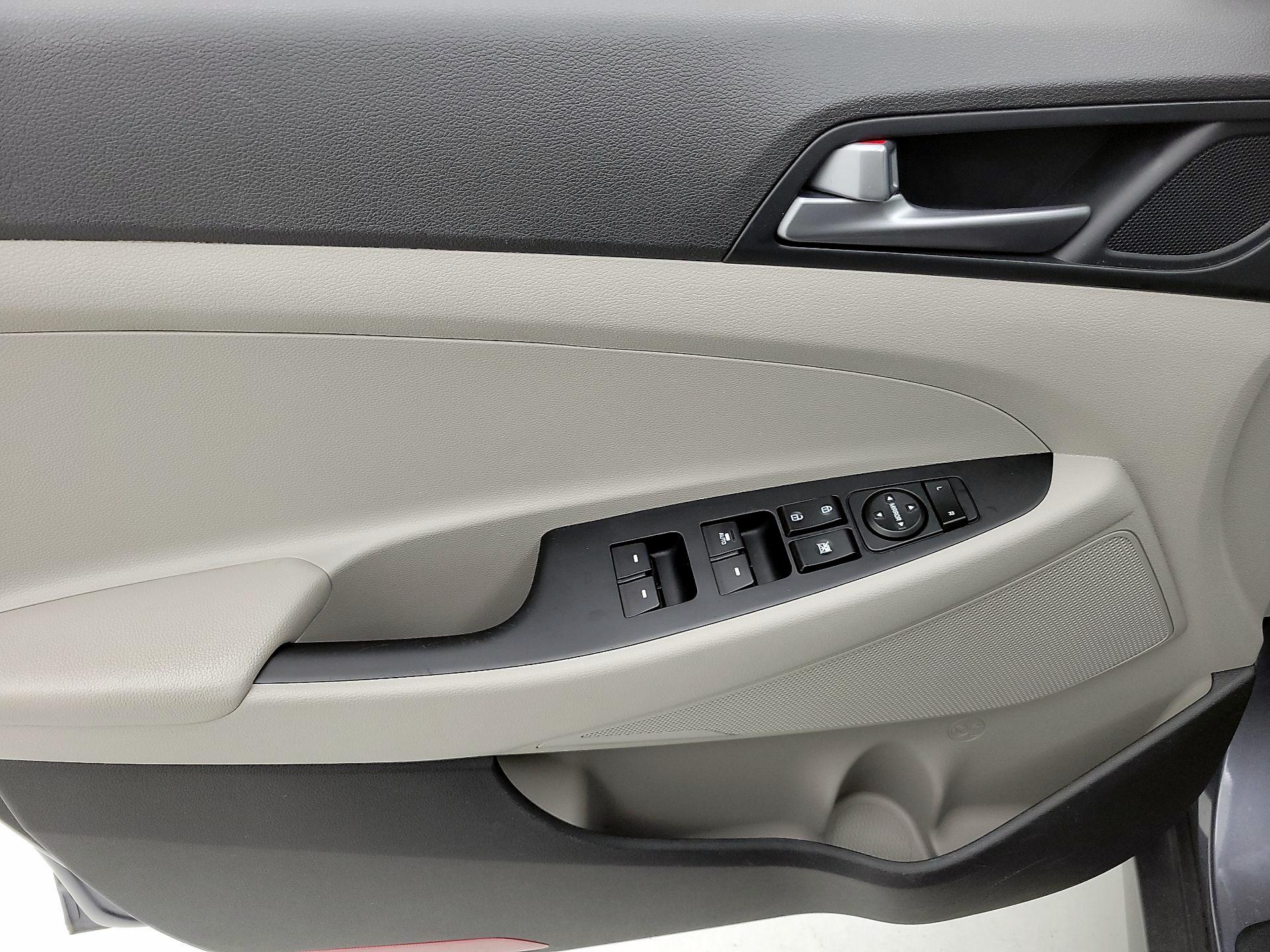 Thumbnail: 2016 Hyundai Tucson - 12