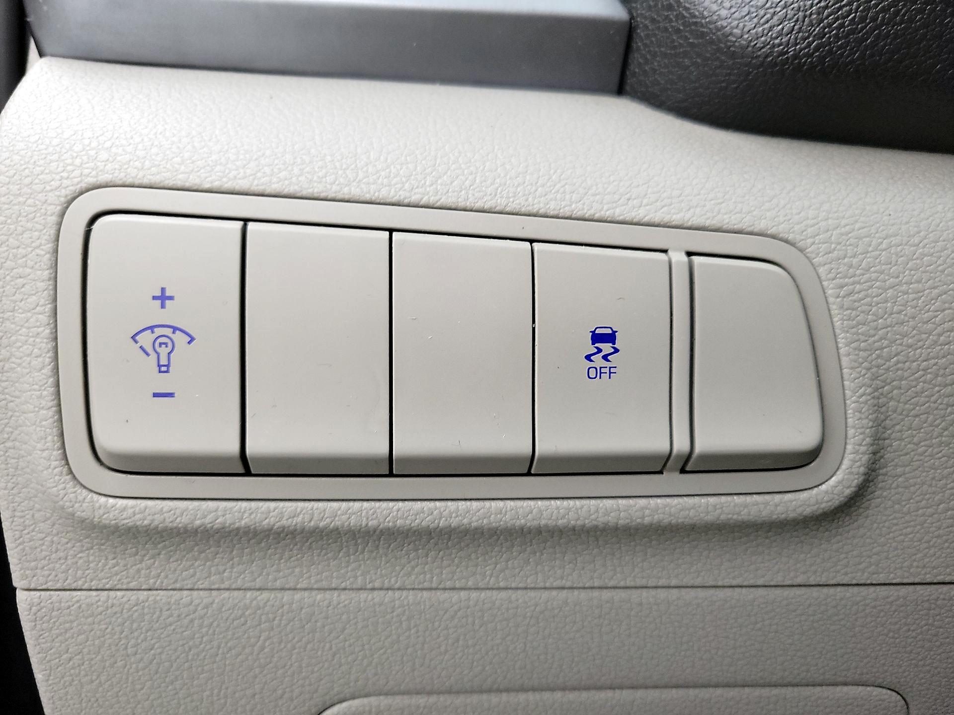 Thumbnail: 2016 Hyundai Tucson - 13