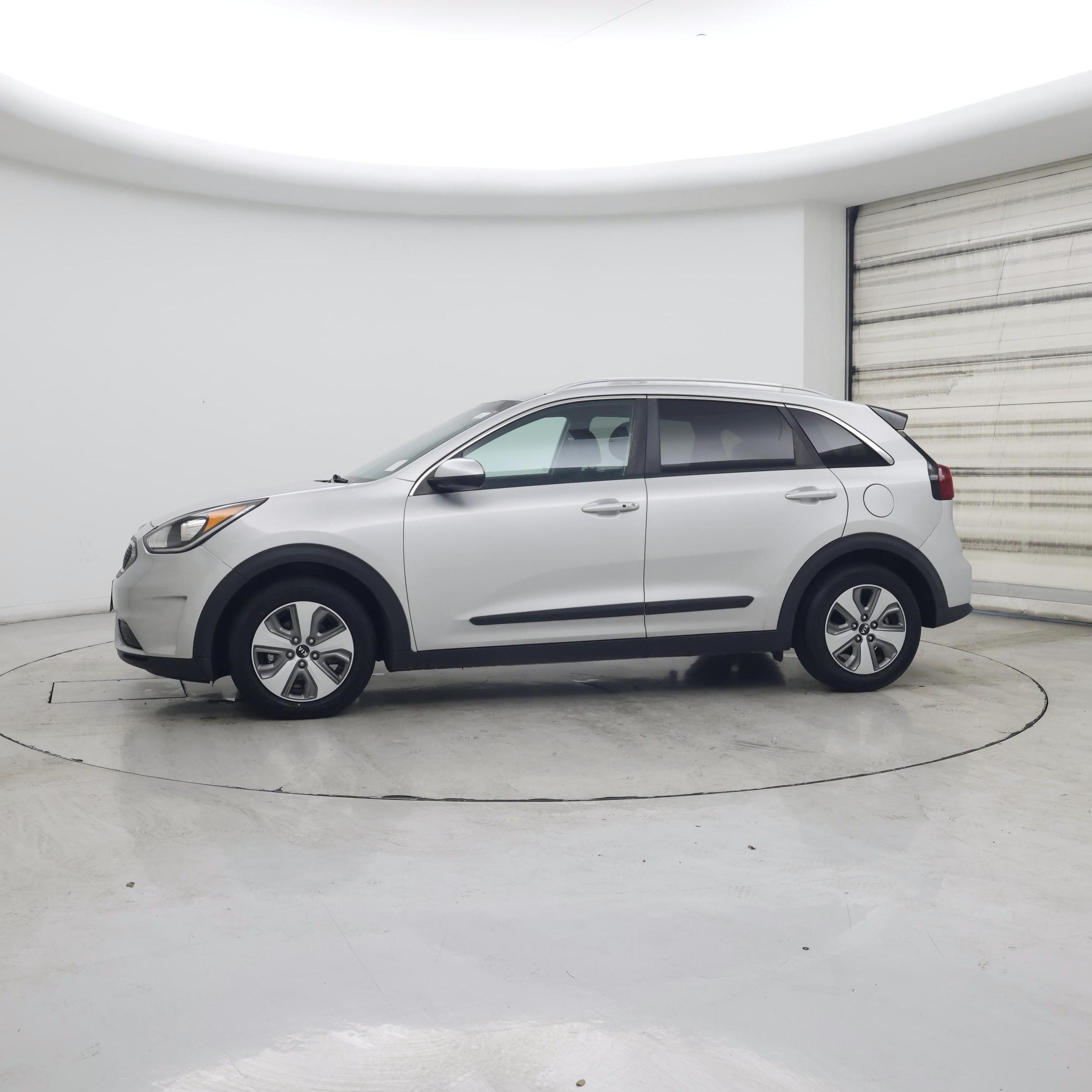 Thumbnail: 2019 Kia Niro - 3