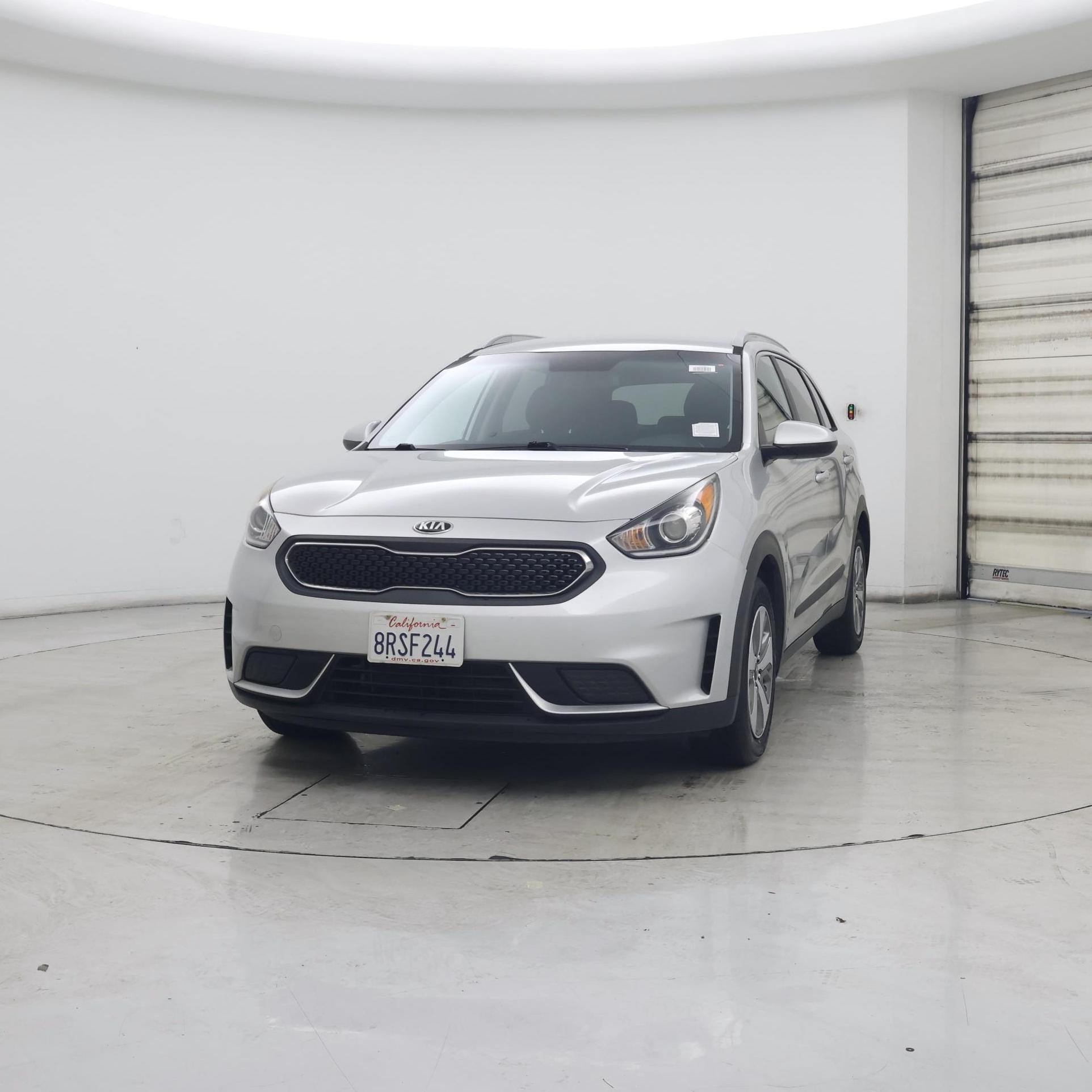 Thumbnail: 2019 Kia Niro - 4