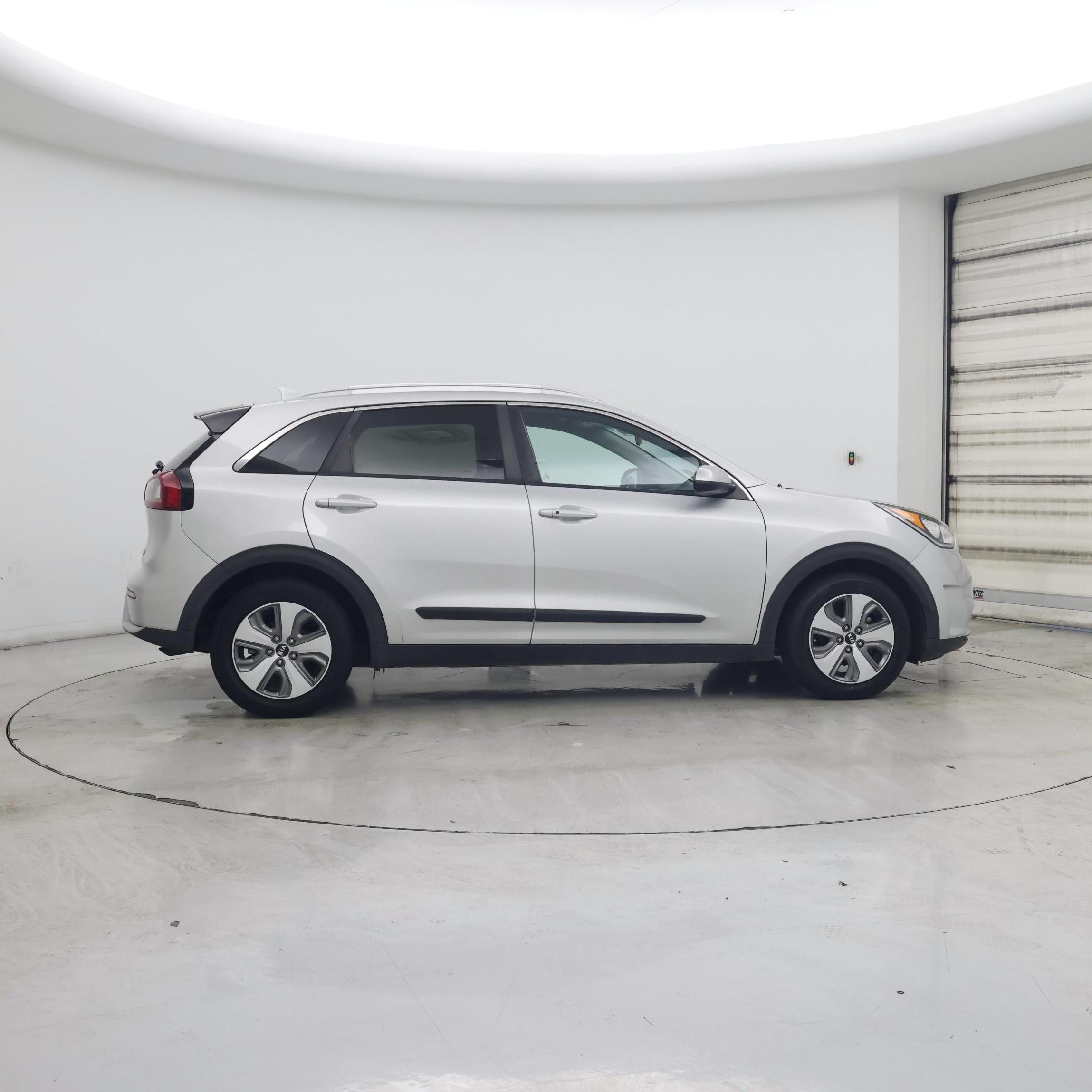 Thumbnail: 2019 Kia Niro - 7