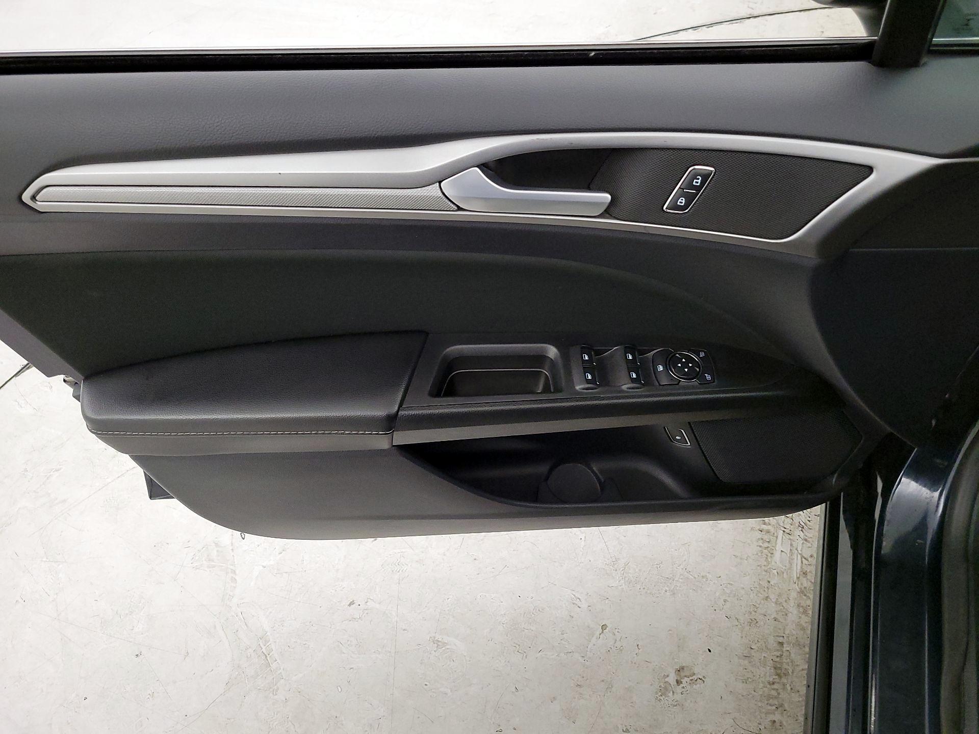 Thumbnail: 2020 Ford Fusion - 12