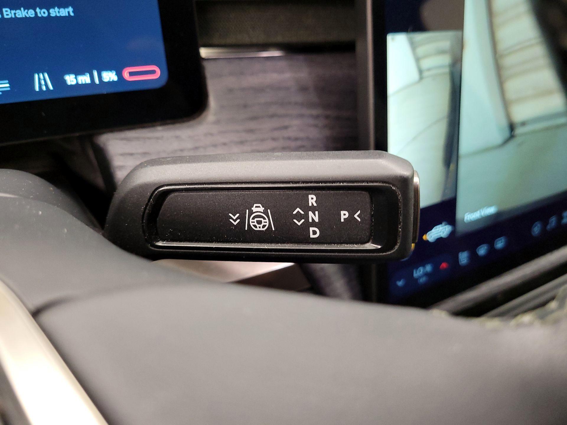 Thumbnail: 2022 Rivian R1T - 17